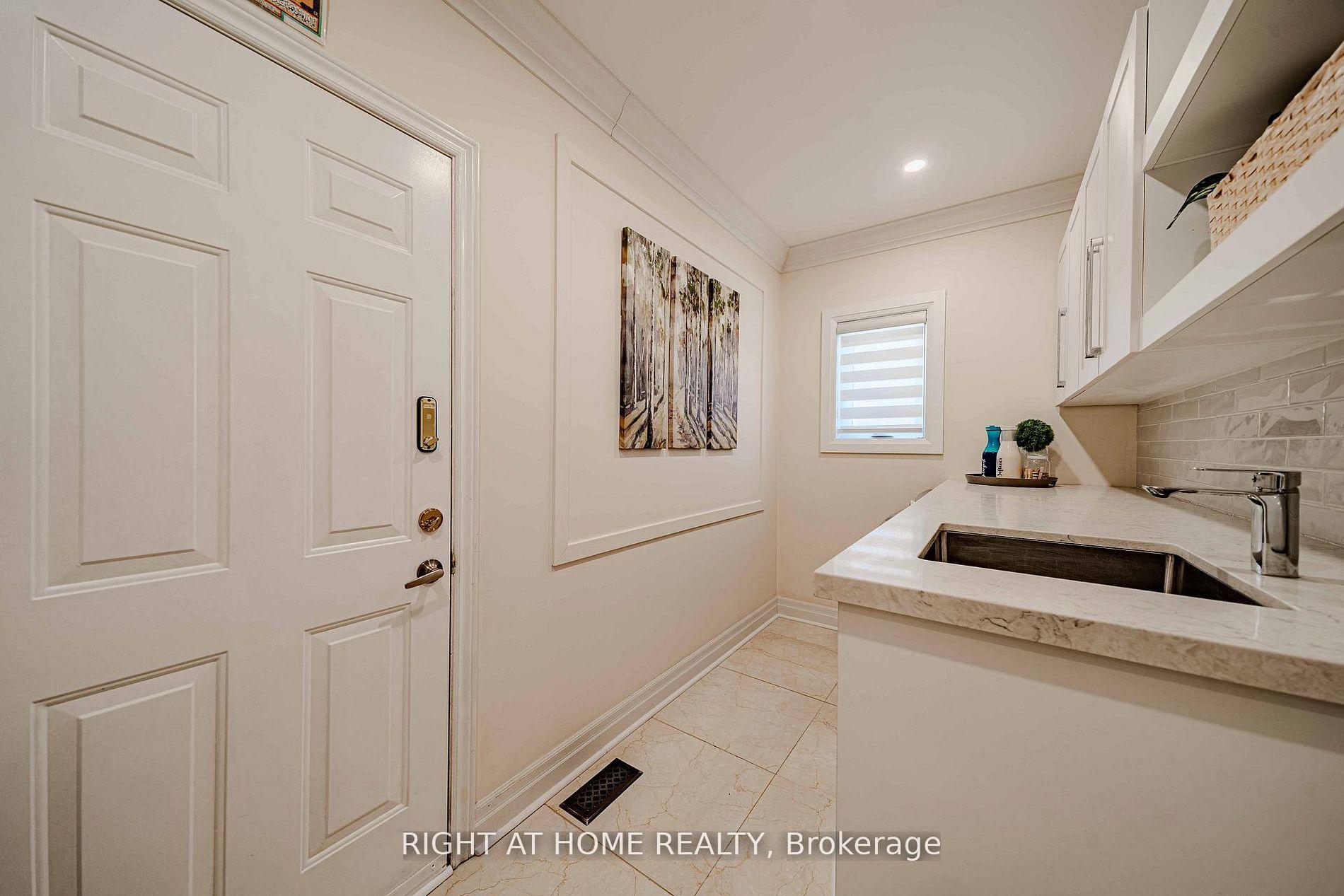 Photo 16 of 111 Forecastle Road, Vaughan, Patterson — HOMEH