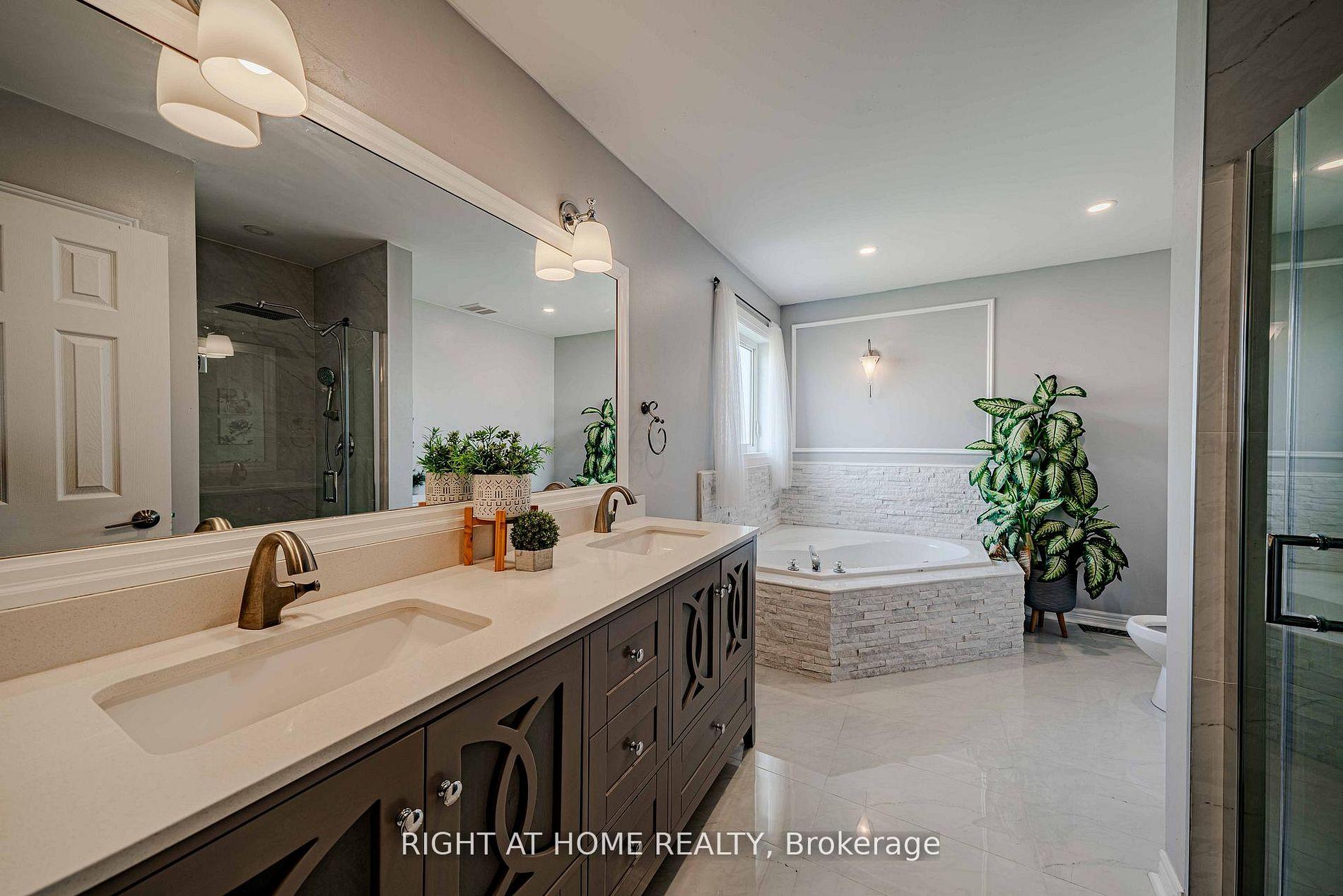 Photo 25 of 111 Forecastle Road, Vaughan, Patterson — HOMEH