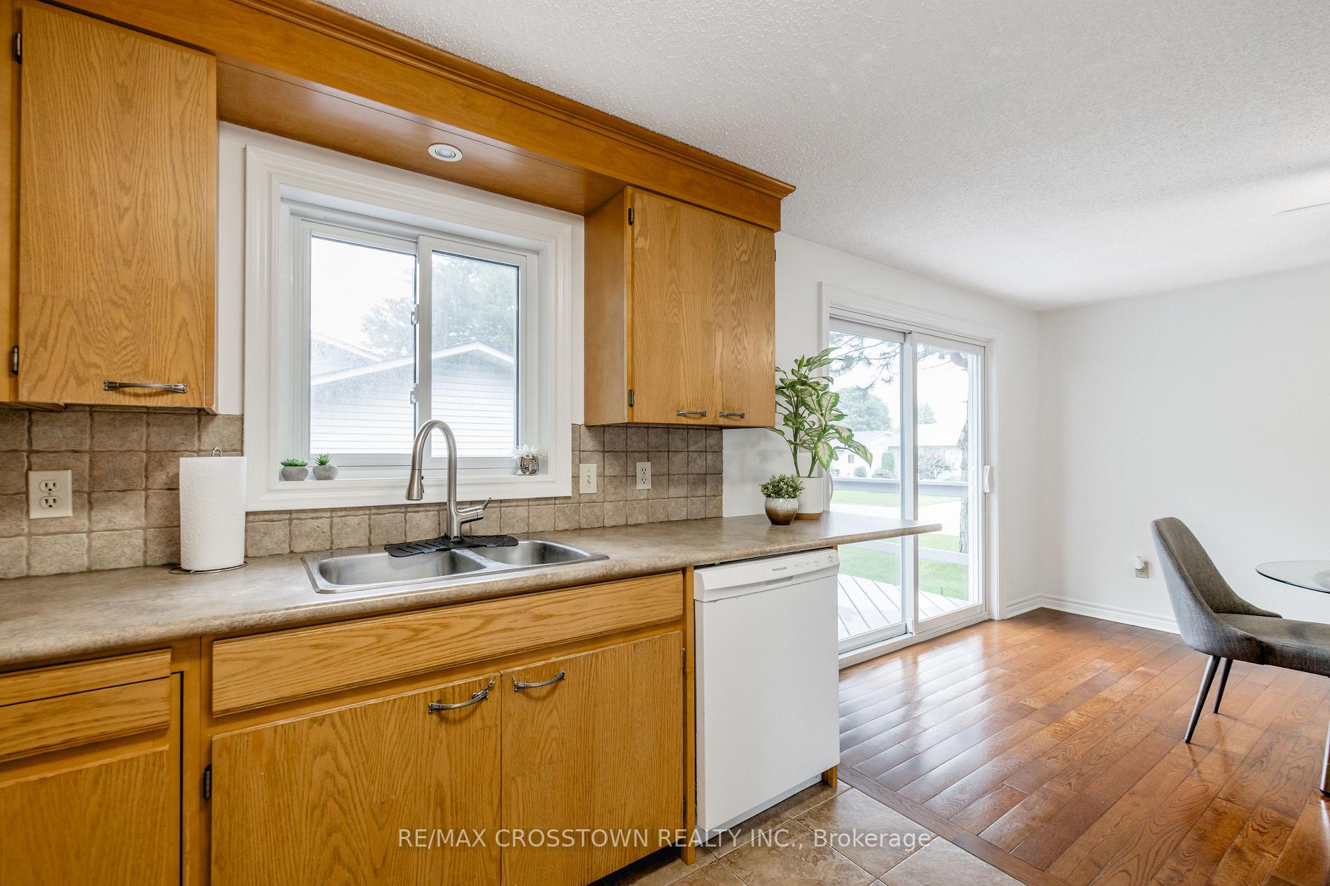 Photo 12 of 92 Tecumseth Pines Drive, New Tecumseth, Rural New Tecumseth — HOMEH