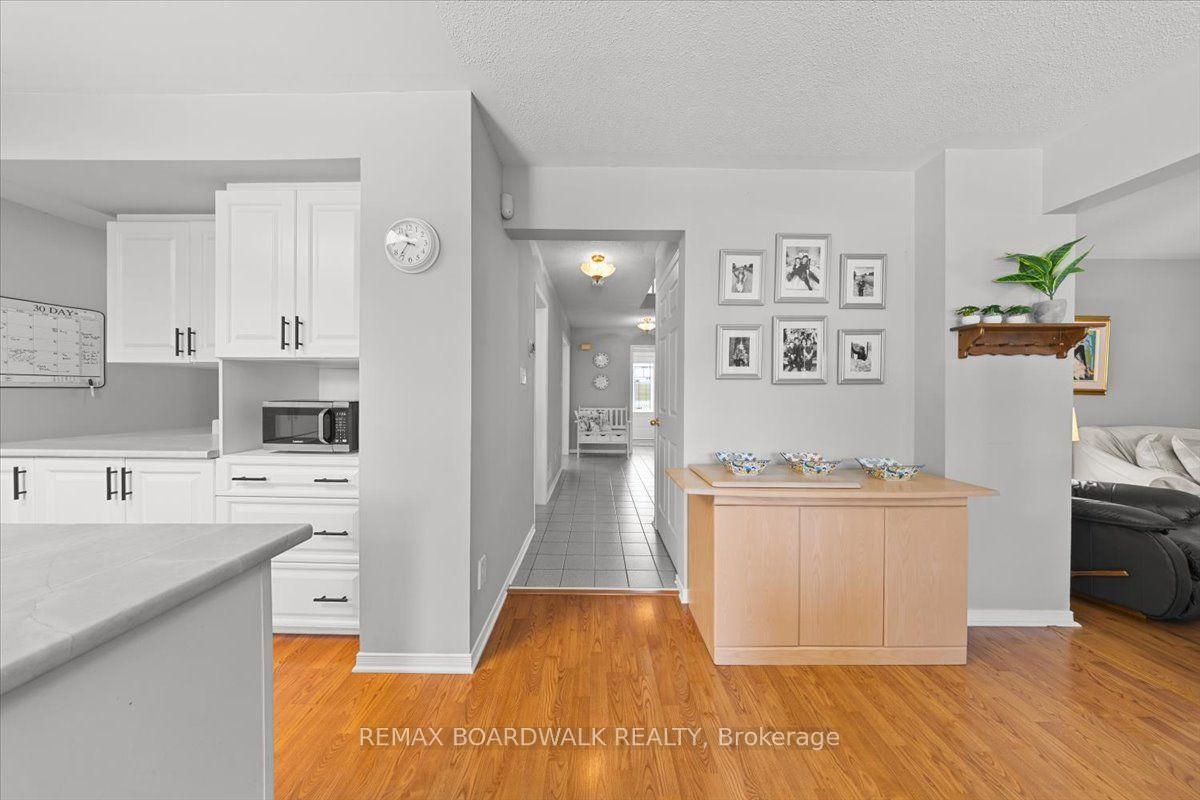 Photo 11 of 17 Shipley Crescent, Ottawa, Stittsville (Central) — HOMEH