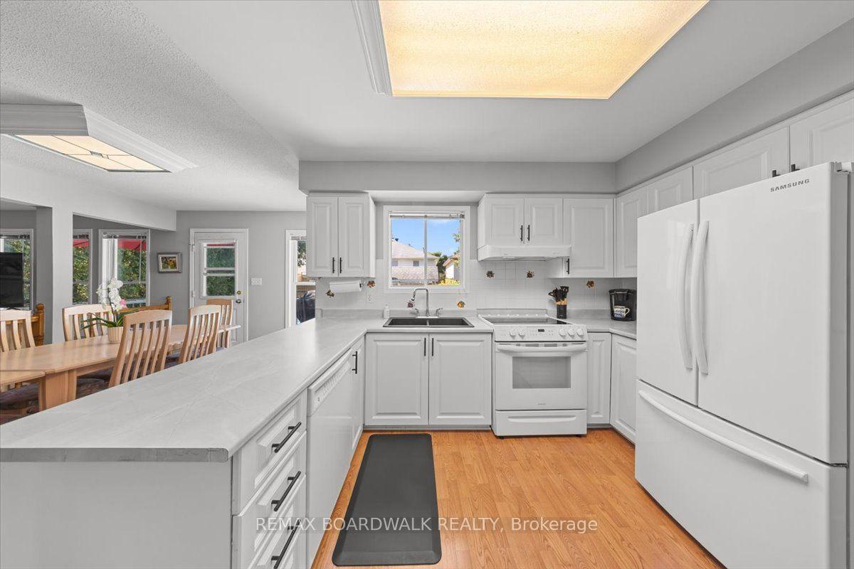 Photo 13 of 17 Shipley Crescent, Ottawa, Stittsville (Central) — HOMEH