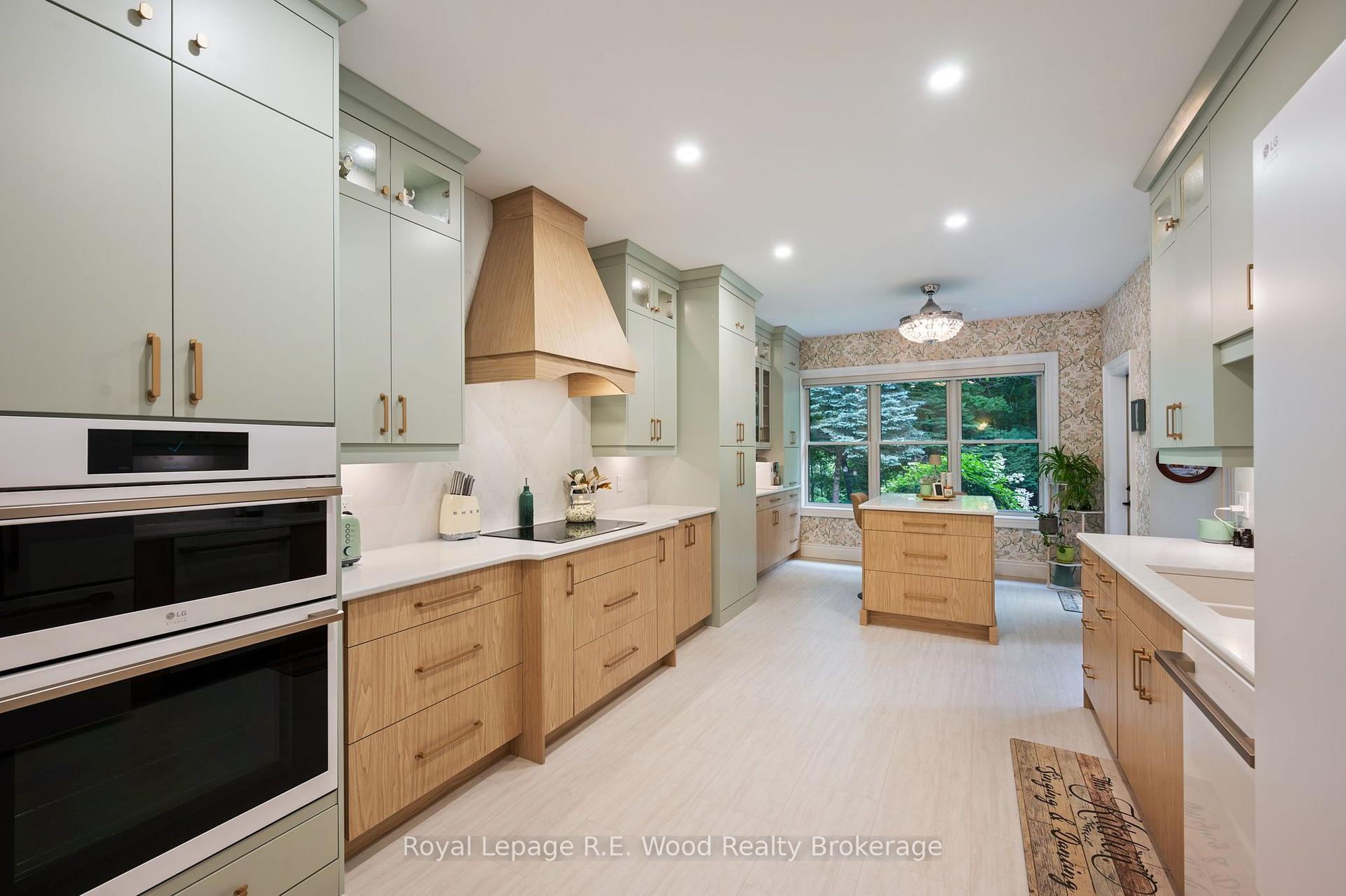 Photo 14 of 2 Whispering Pine Lane, Tillsonburg — HOMEH