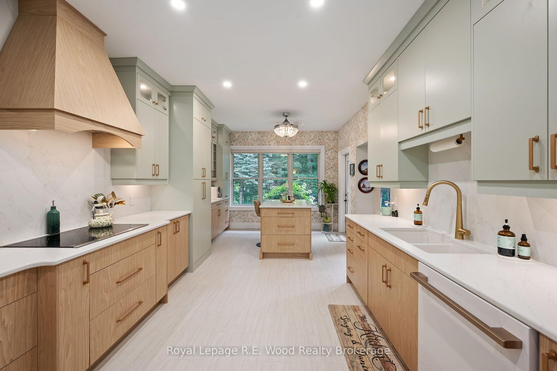Photo 15 of 2 Whispering Pine Lane, Tillsonburg — HOMEH