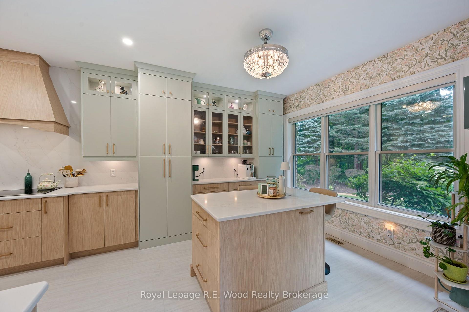 Photo 16 of 2 Whispering Pine Lane, Tillsonburg — HOMEH