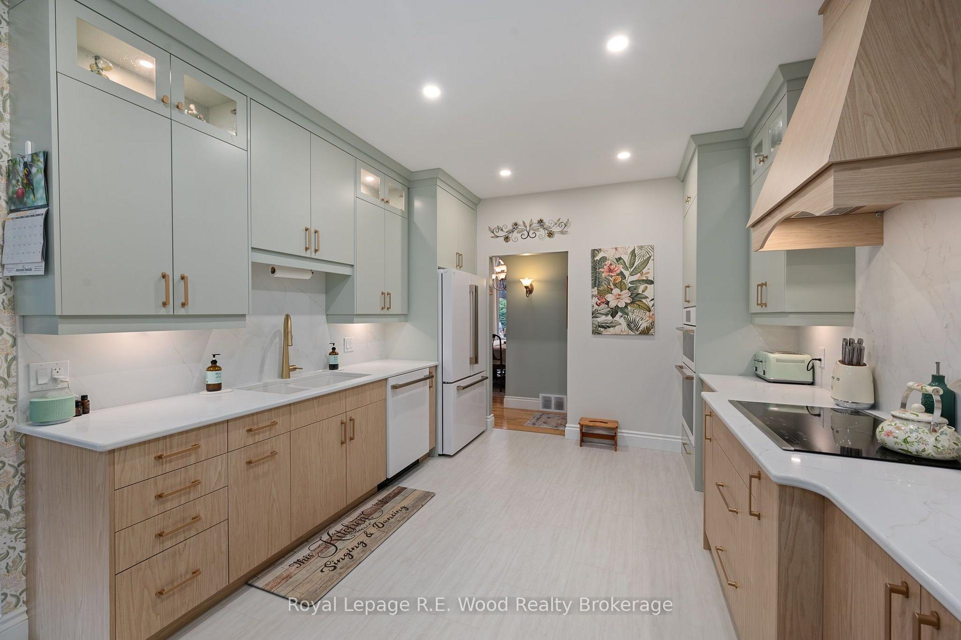Photo 18 of 2 Whispering Pine Lane, Tillsonburg — HOMEH