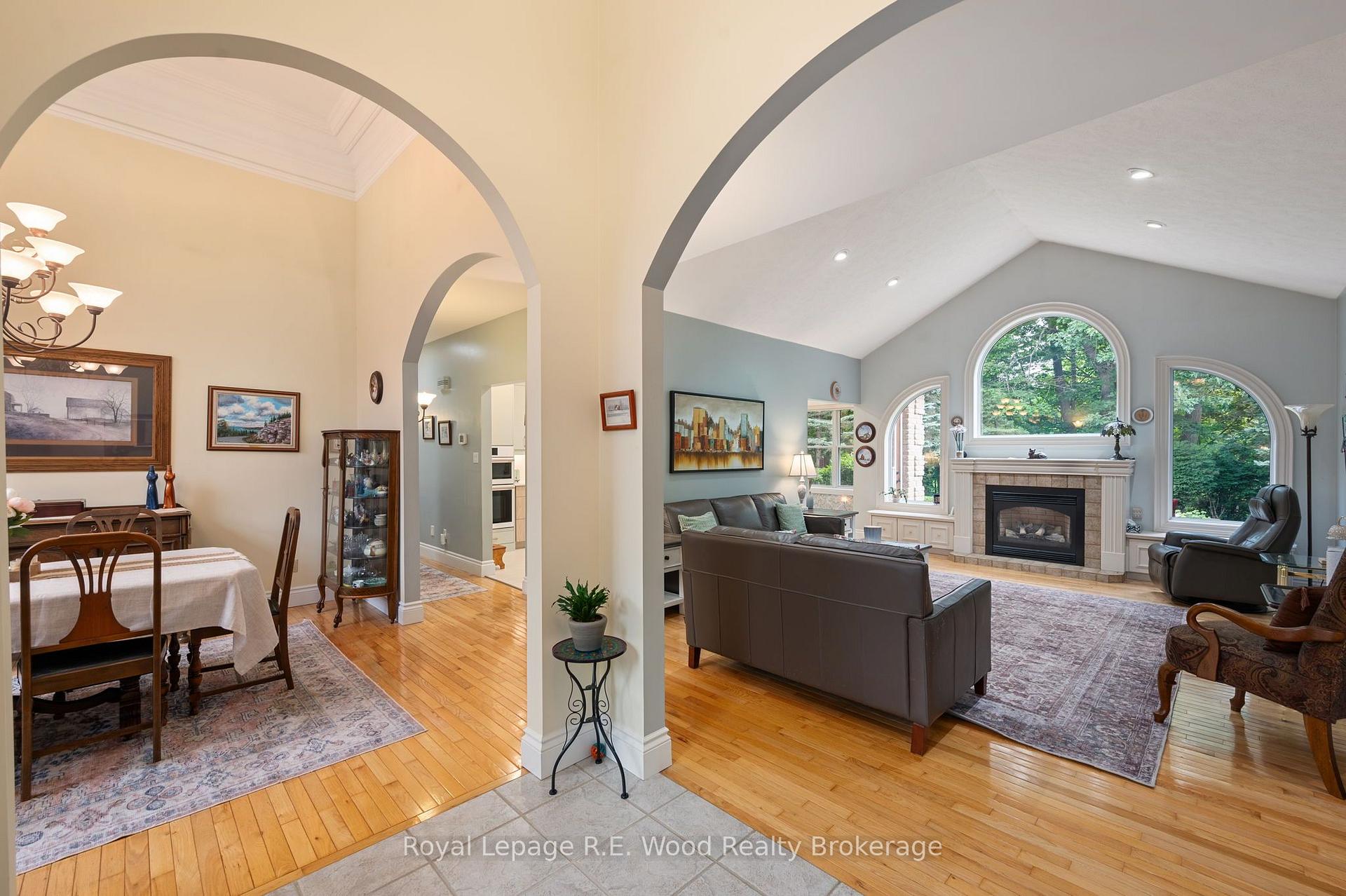 Photo 8 of 2 Whispering Pine Lane, Tillsonburg — HOMEH