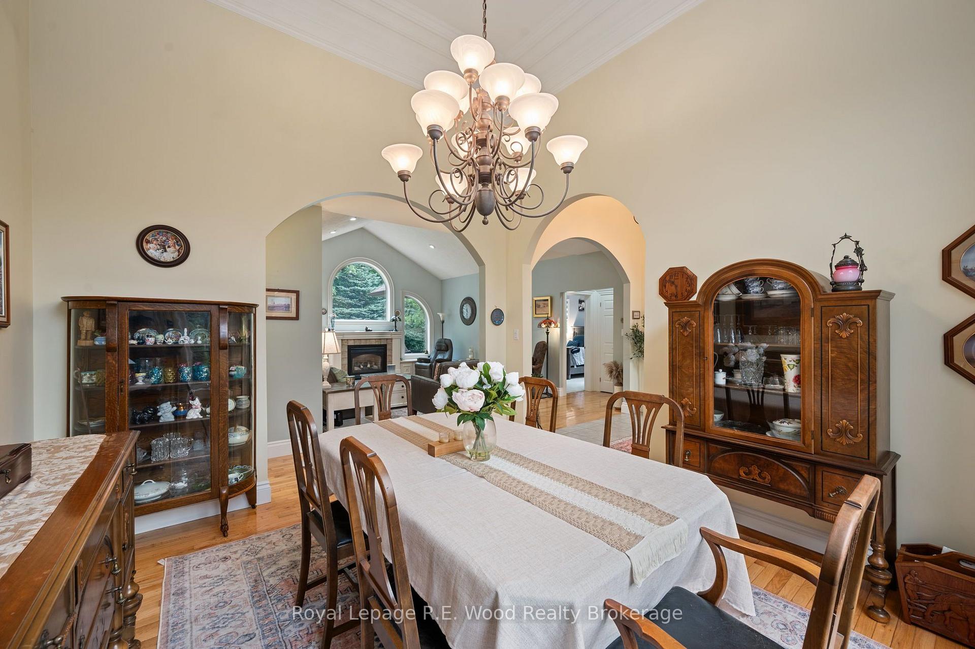 Photo 10 of 2 Whispering Pine Lane, Tillsonburg — HOMEH