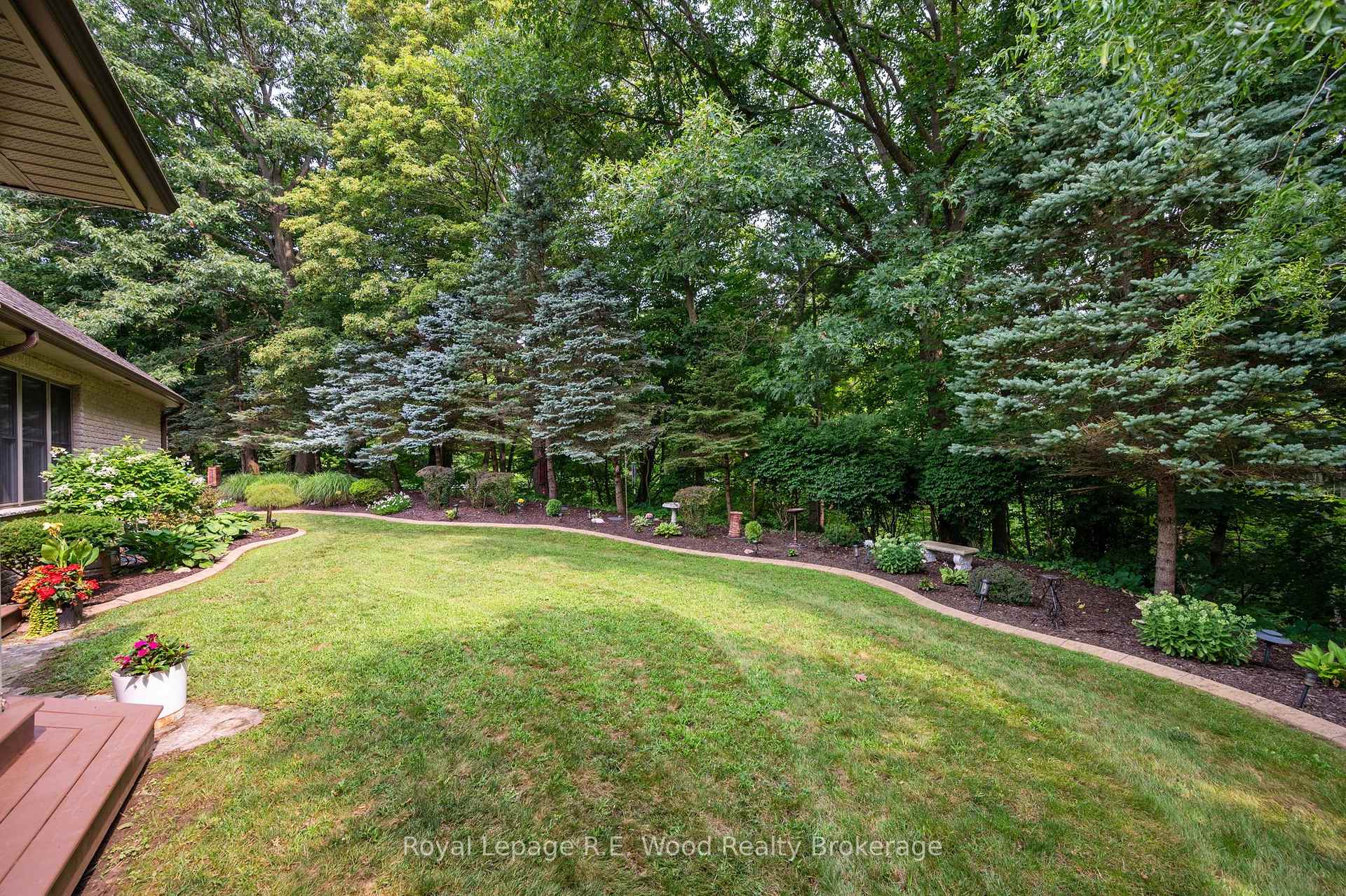 Photo 42 of 2 Whispering Pine Lane, Tillsonburg — HOMEH