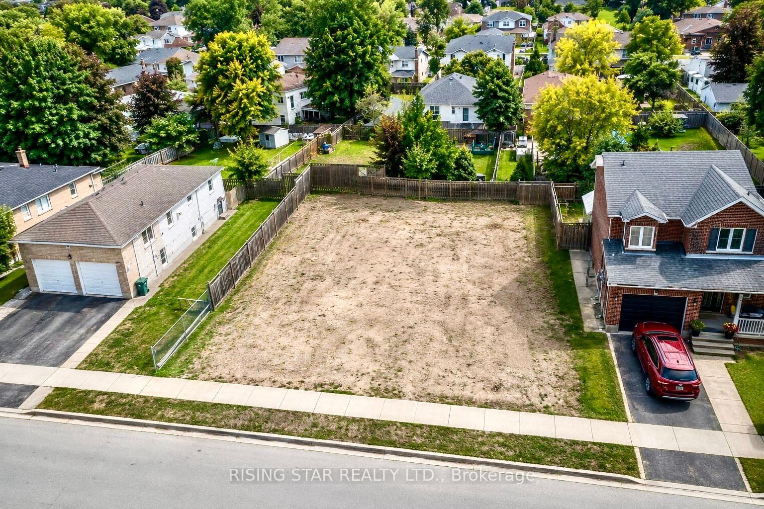 Photo 2 of 706 Cochrane Street, Whitby, Lynde Creek — HOMEH