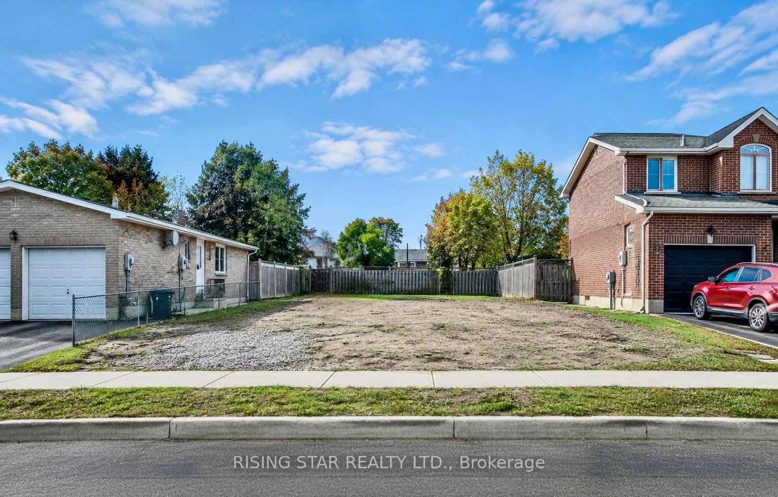 Photo 3 of 706 Cochrane Street, Whitby, Lynde Creek — HOMEH