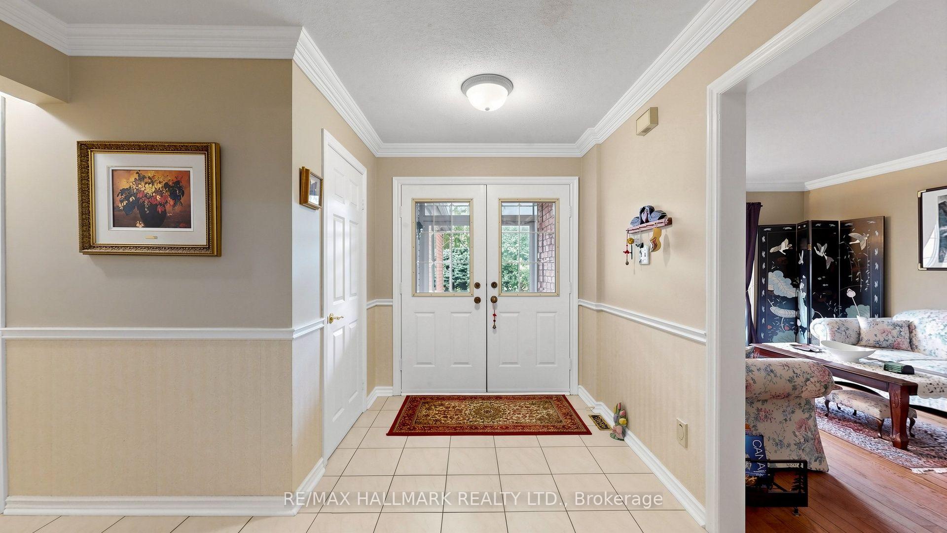 Photo 3 of 28 Delancey Crescent, Markham, Markville — HOMEH