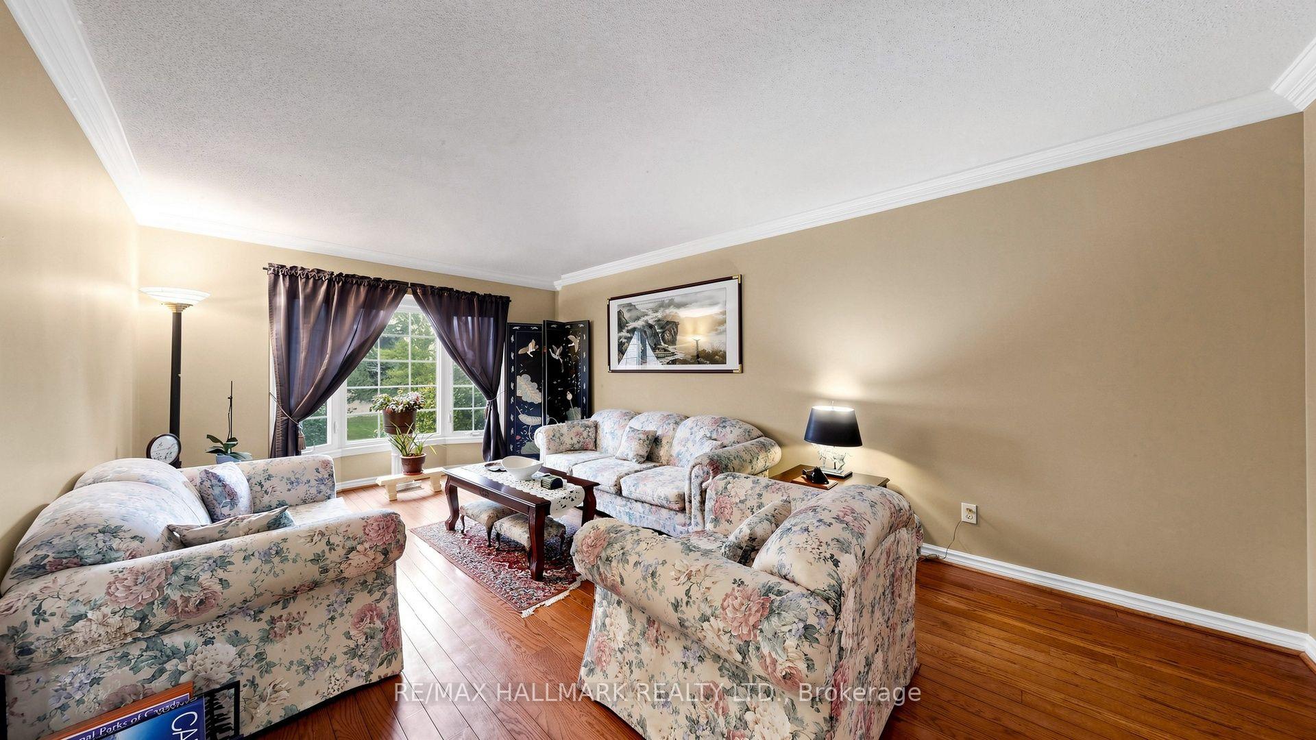 Photo 5 of 28 Delancey Crescent, Markham, Markville — HOMEH