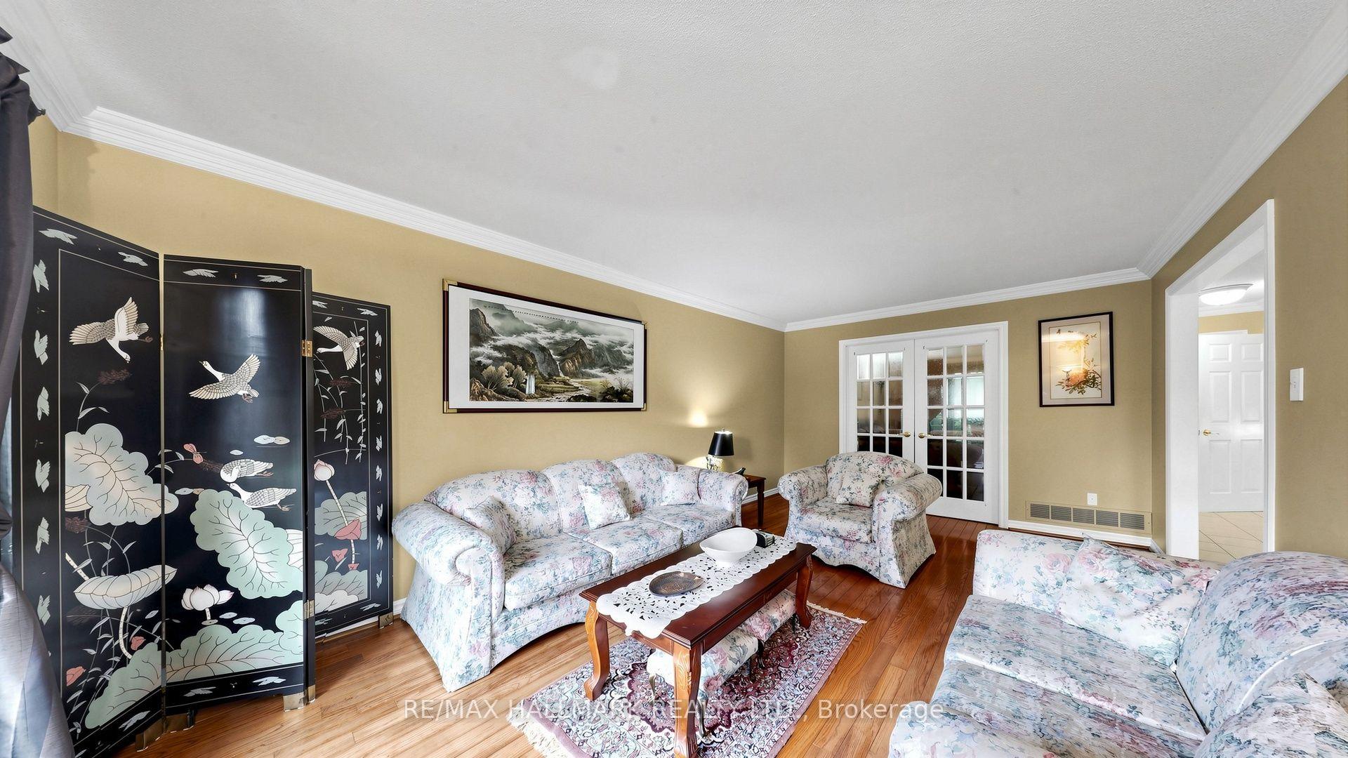Photo 6 of 28 Delancey Crescent, Markham, Markville — HOMEH