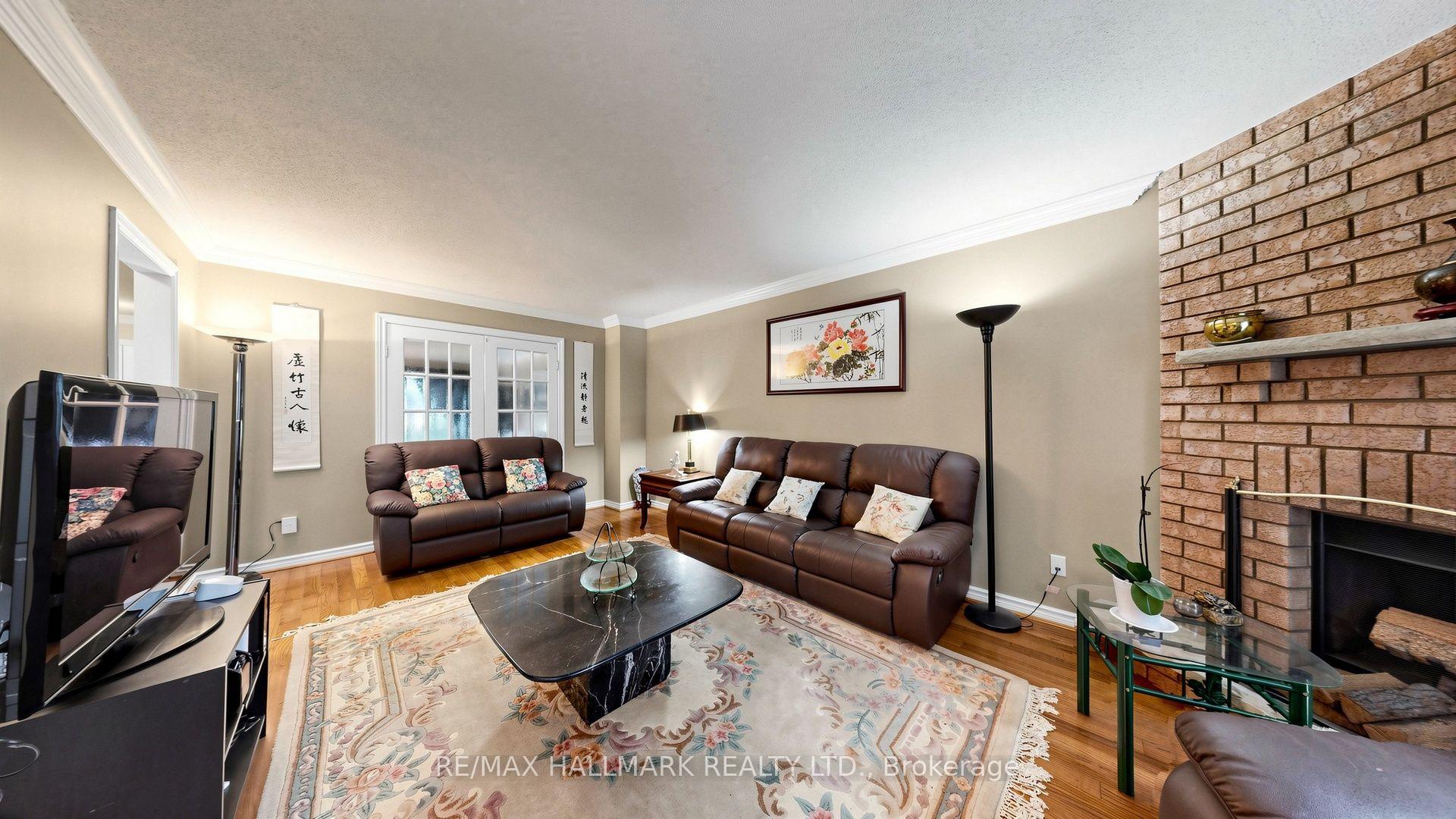 Photo 7 of 28 Delancey Crescent, Markham, Markville — HOMEH