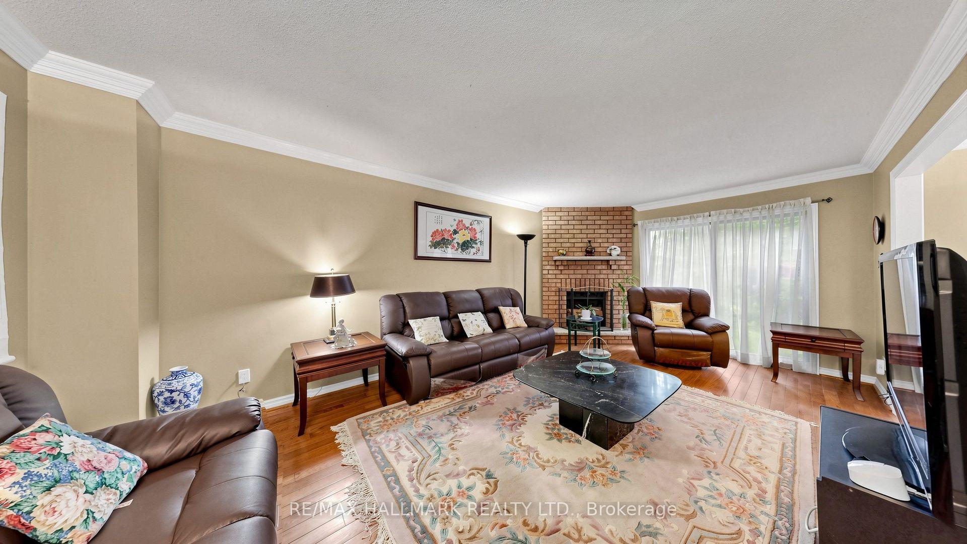 Photo 8 of 28 Delancey Crescent, Markham, Markville — HOMEH