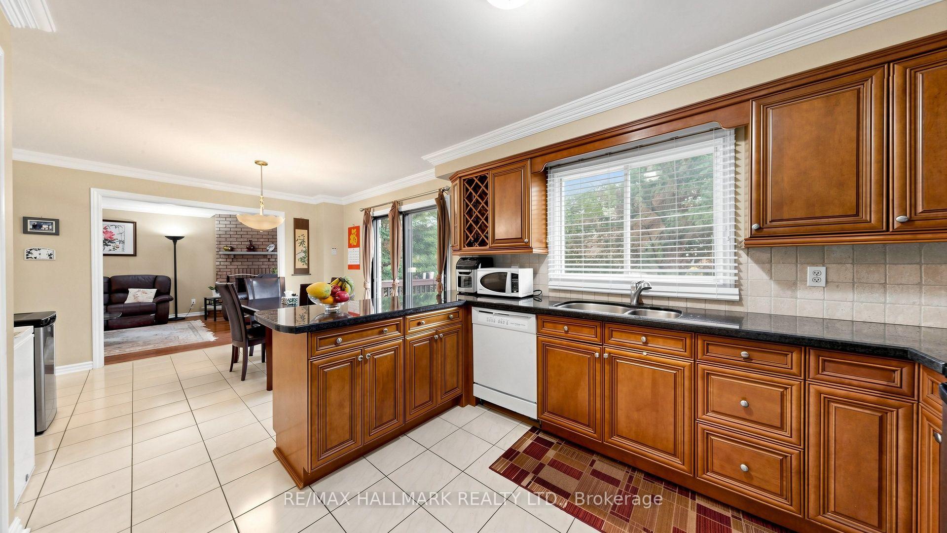 Photo 11 of 28 Delancey Crescent, Markham, Markville — HOMEH