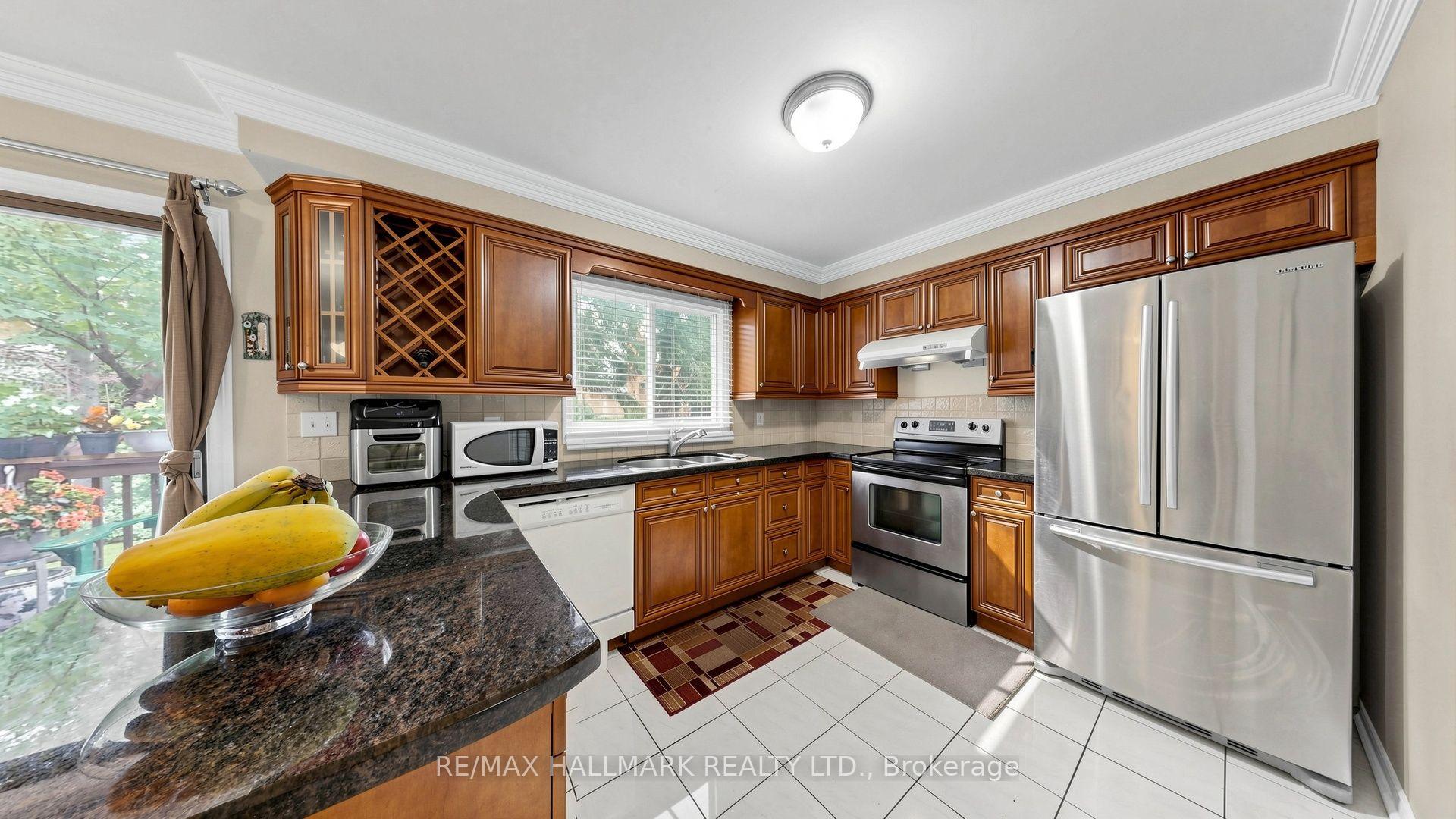 Photo 13 of 28 Delancey Crescent, Markham, Markville — HOMEH