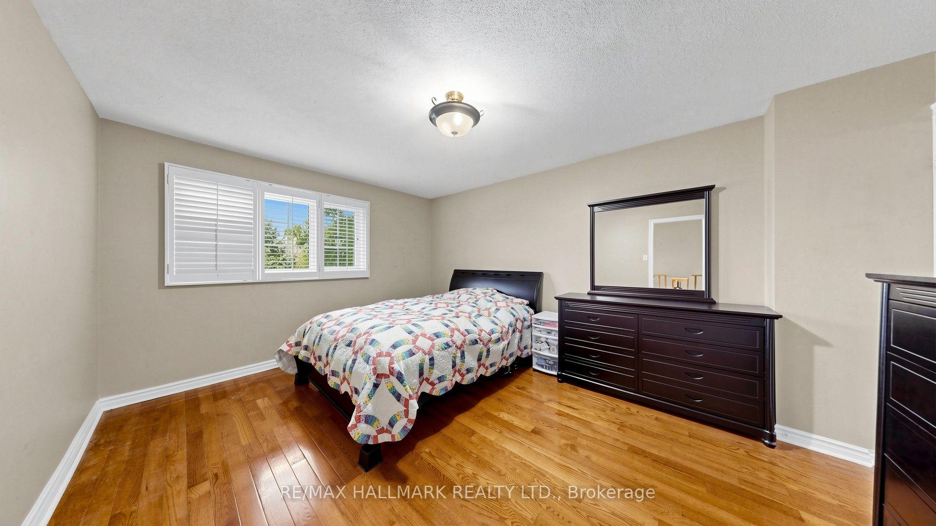 Photo 18 of 28 Delancey Crescent, Markham, Markville — HOMEH
