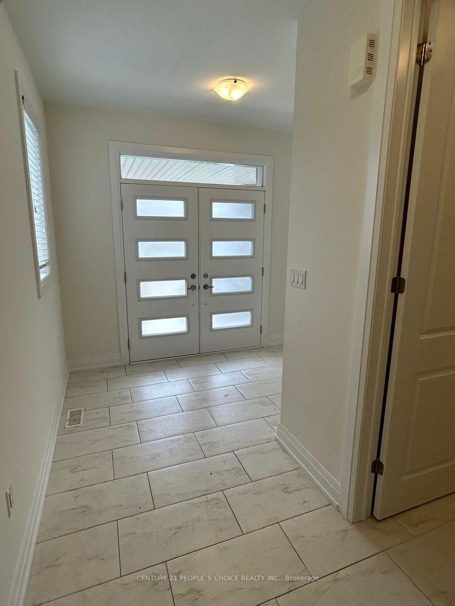 Photo 3 of 66 Circus Crescent, Brampton, Northwest Brampton — HOMEH