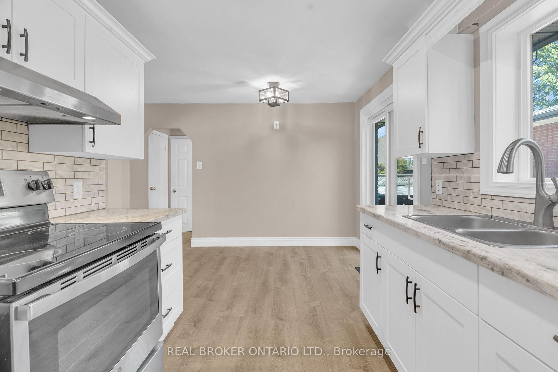 Photo 1 of Unit B, 301 Franklin Street, Kitchener, Stanley Park — HOMEH