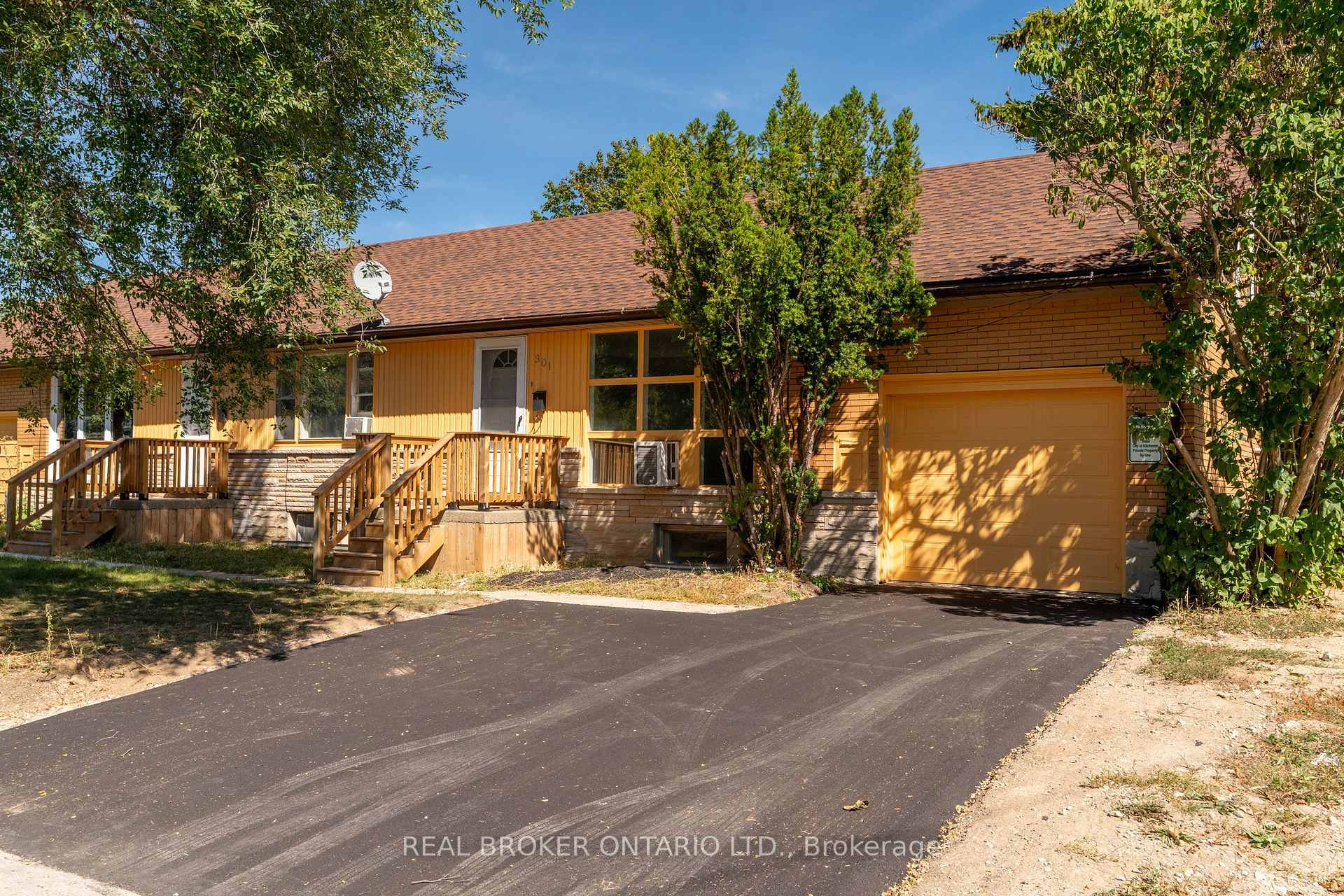 Photo 2 of Unit B, 301 Franklin Street, Kitchener, Stanley Park — HOMEH