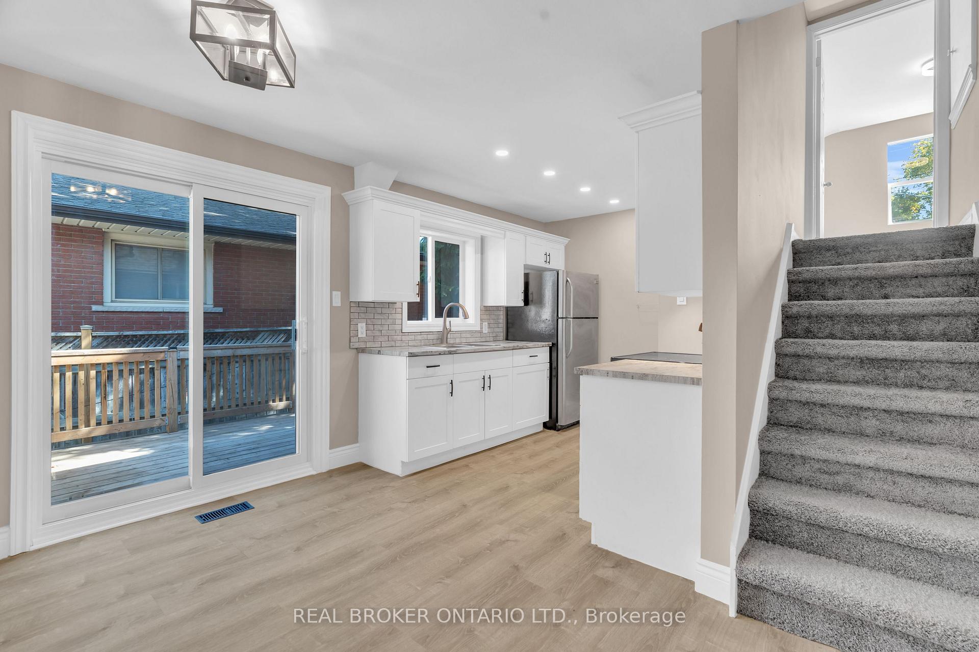 Photo 7 of Unit B, 301 Franklin Street, Kitchener, Stanley Park — HOMEH