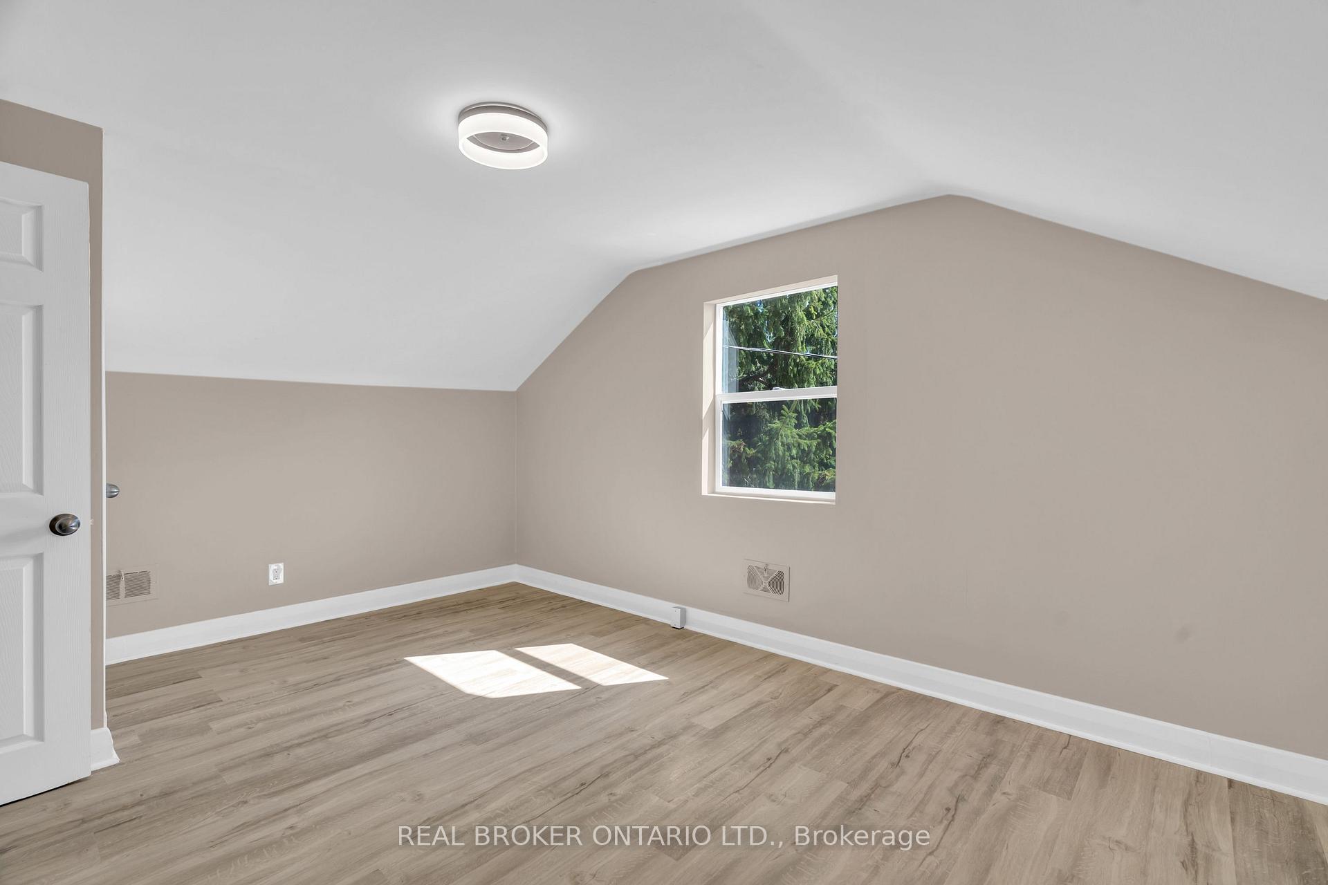Photo 16 of Unit B, 301 Franklin Street, Kitchener, Stanley Park — HOMEH