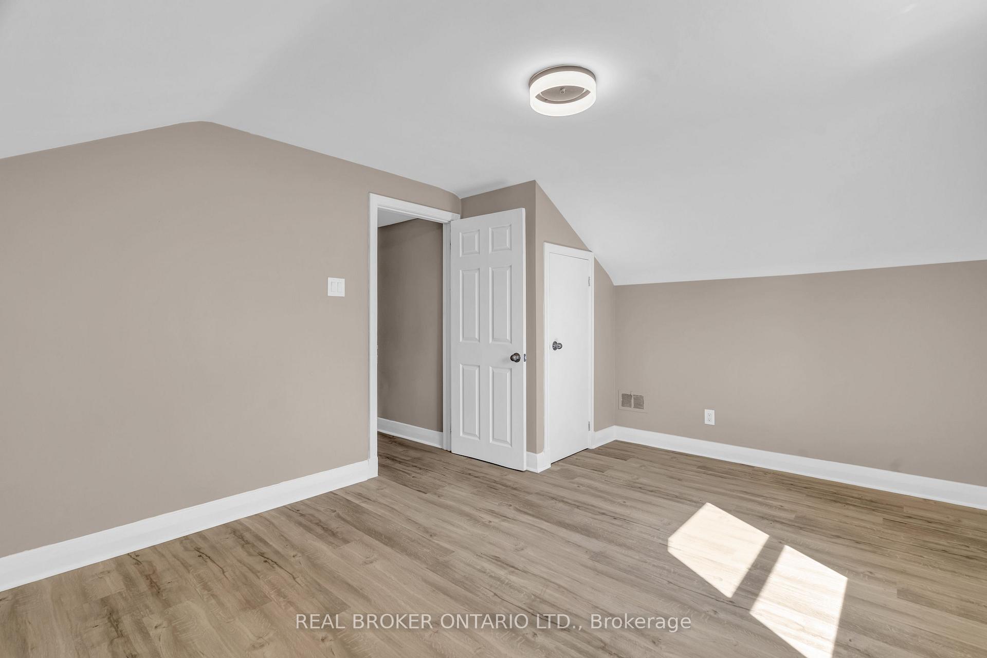 Photo 17 of Unit B, 301 Franklin Street, Kitchener, Stanley Park — HOMEH