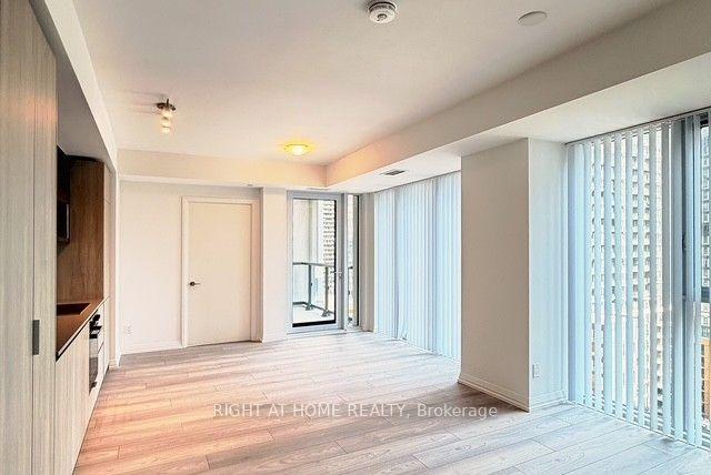 Front of Unit 2206, 400 King Street W
