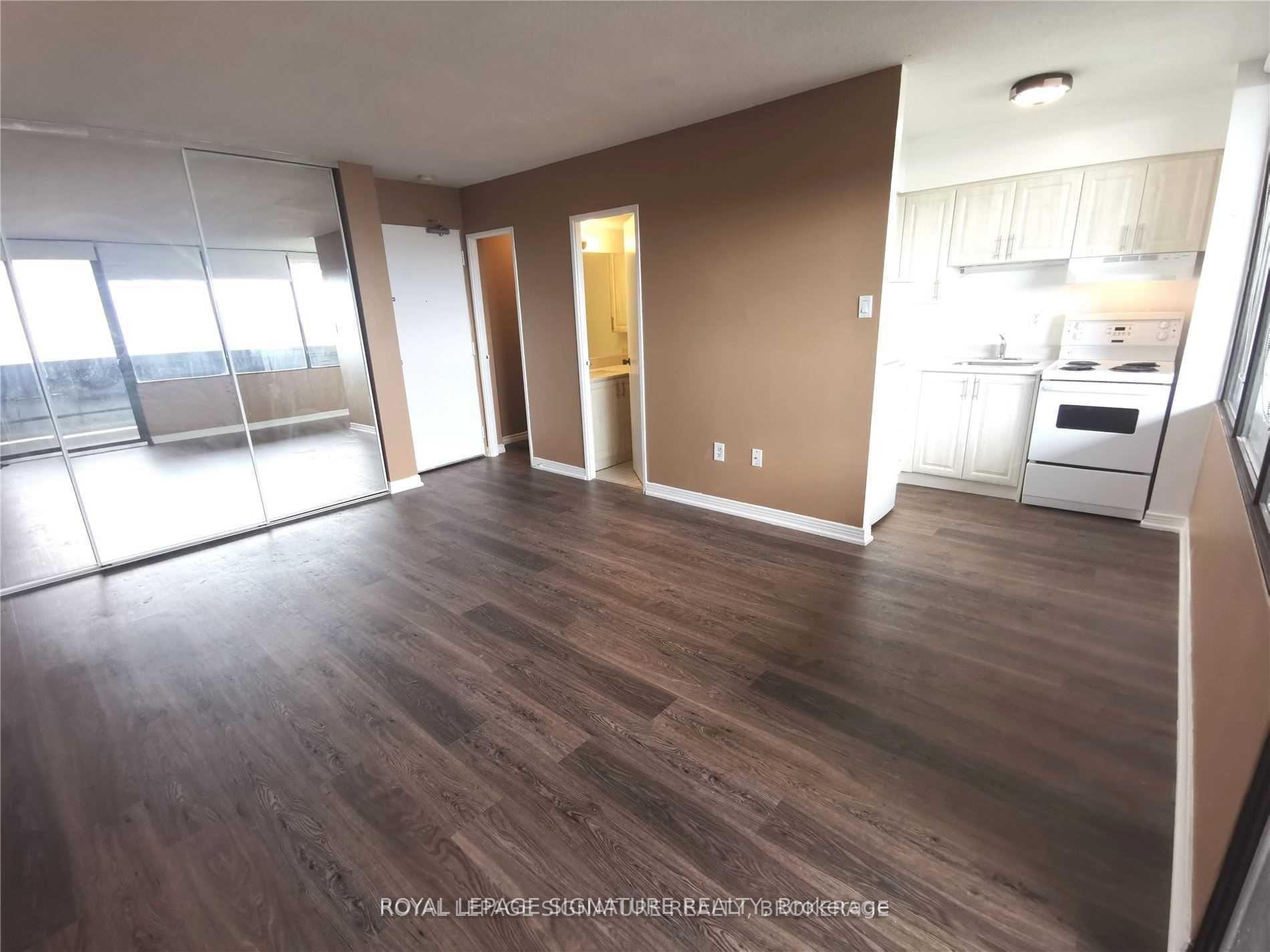 Photo 10 of Unit 1606, 720 Spadina Avenue, Toronto, University — HOMEH