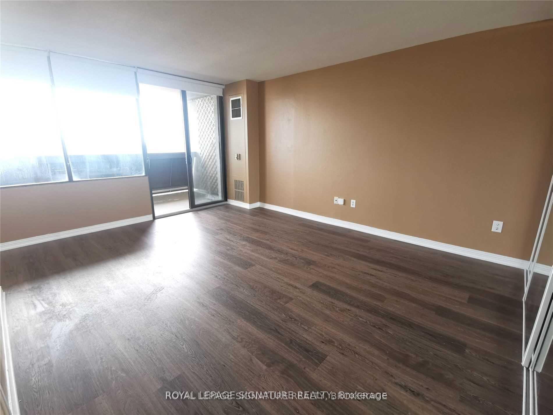 Photo 7 of Unit 1606, 720 Spadina Avenue, Toronto, University — HOMEH