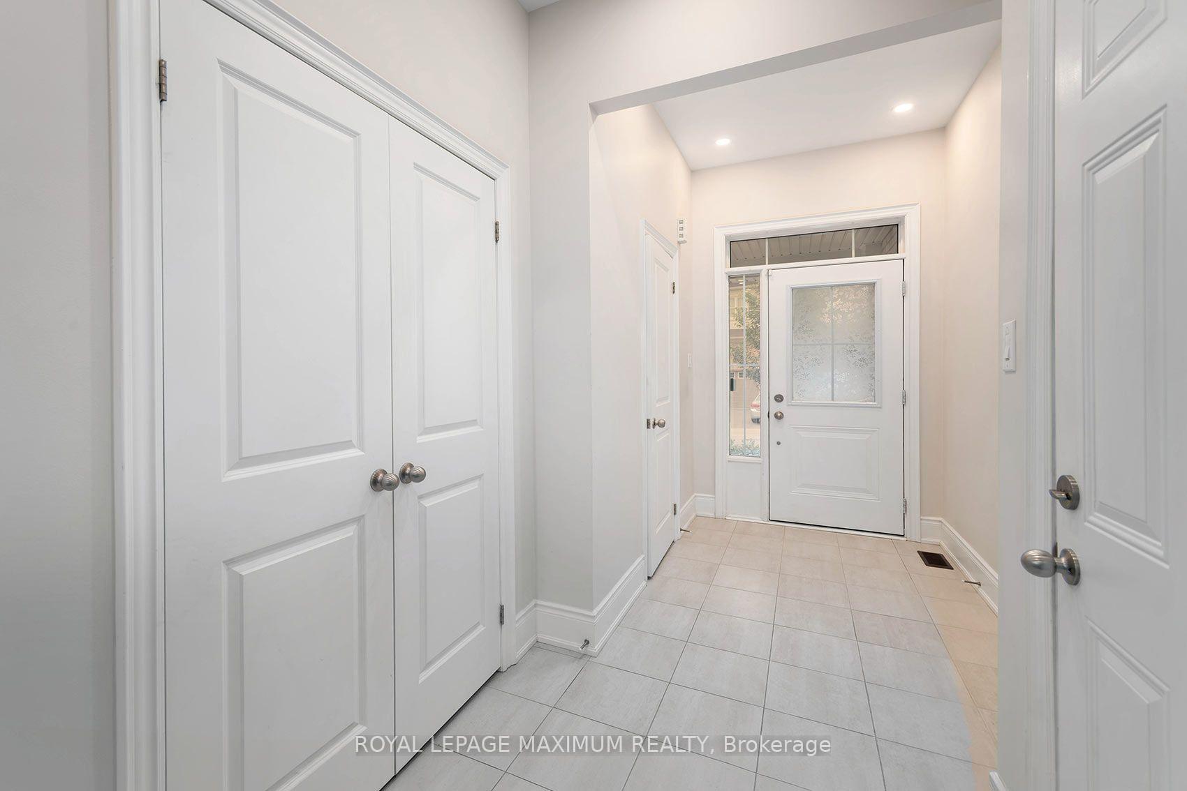 Photo 2 of 17 Brent Crescent, Clarington, Bowmanville — HOMEH