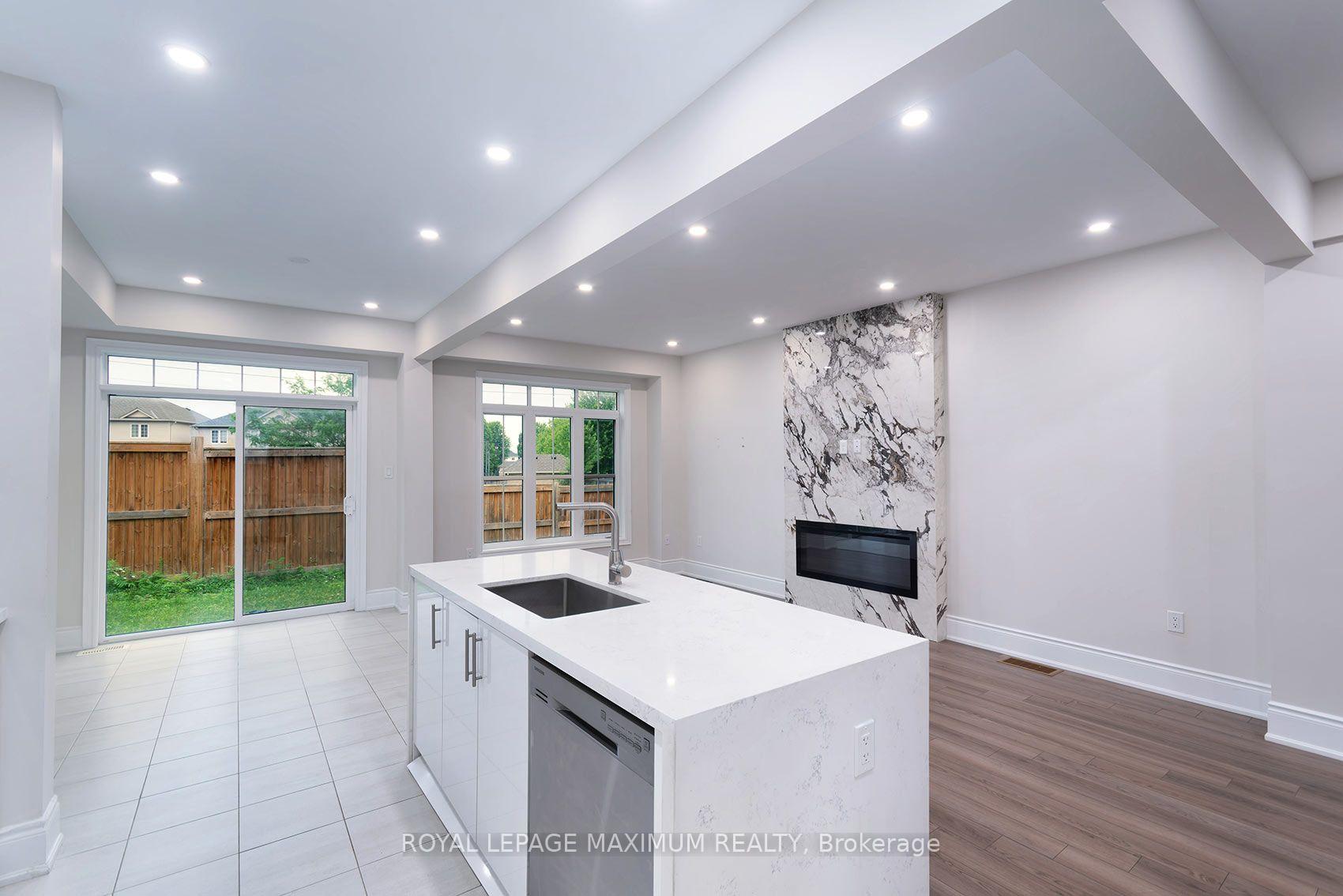 Photo 7 of 17 Brent Crescent, Clarington, Bowmanville — HOMEH