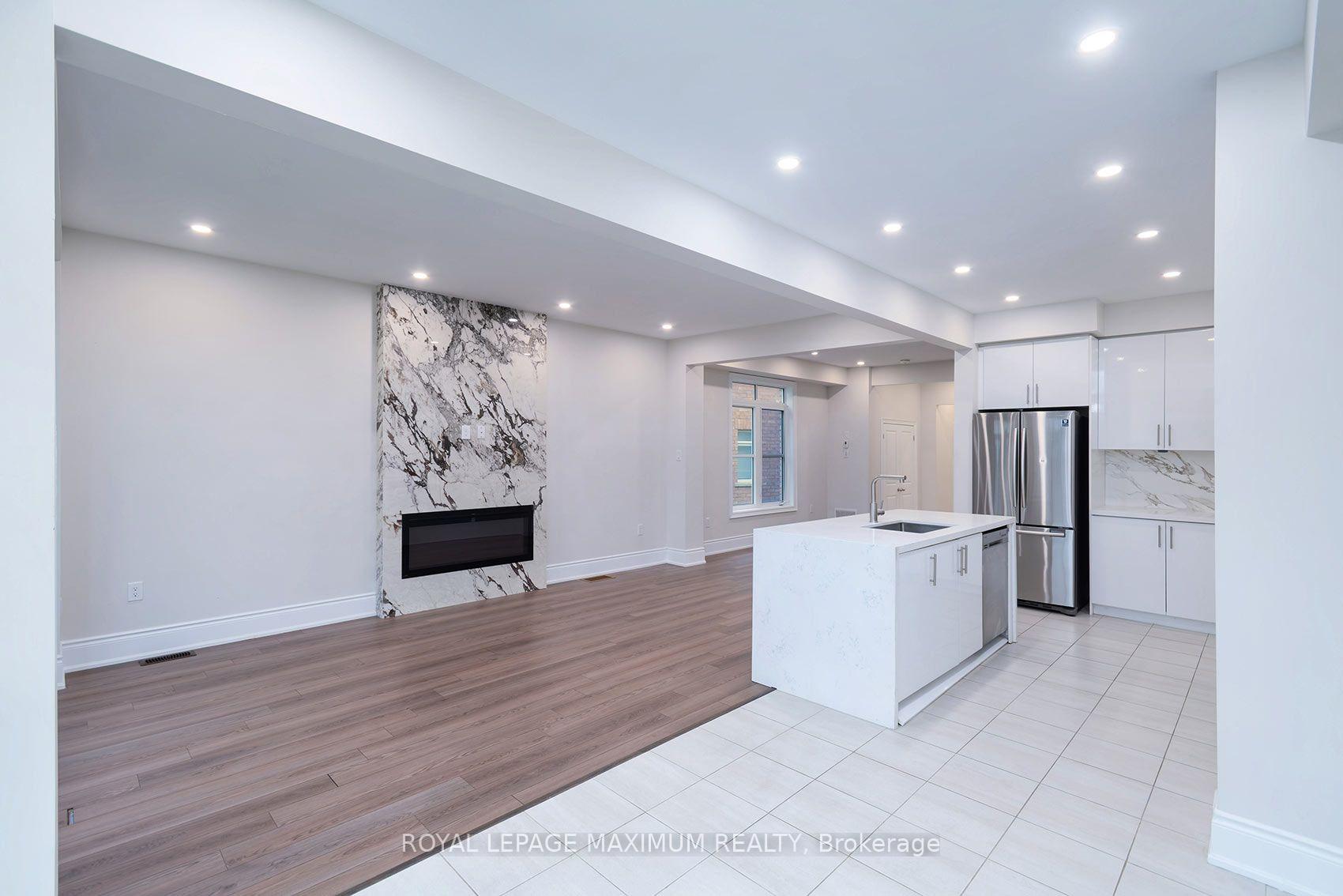 Photo 8 of 17 Brent Crescent, Clarington, Bowmanville — HOMEH