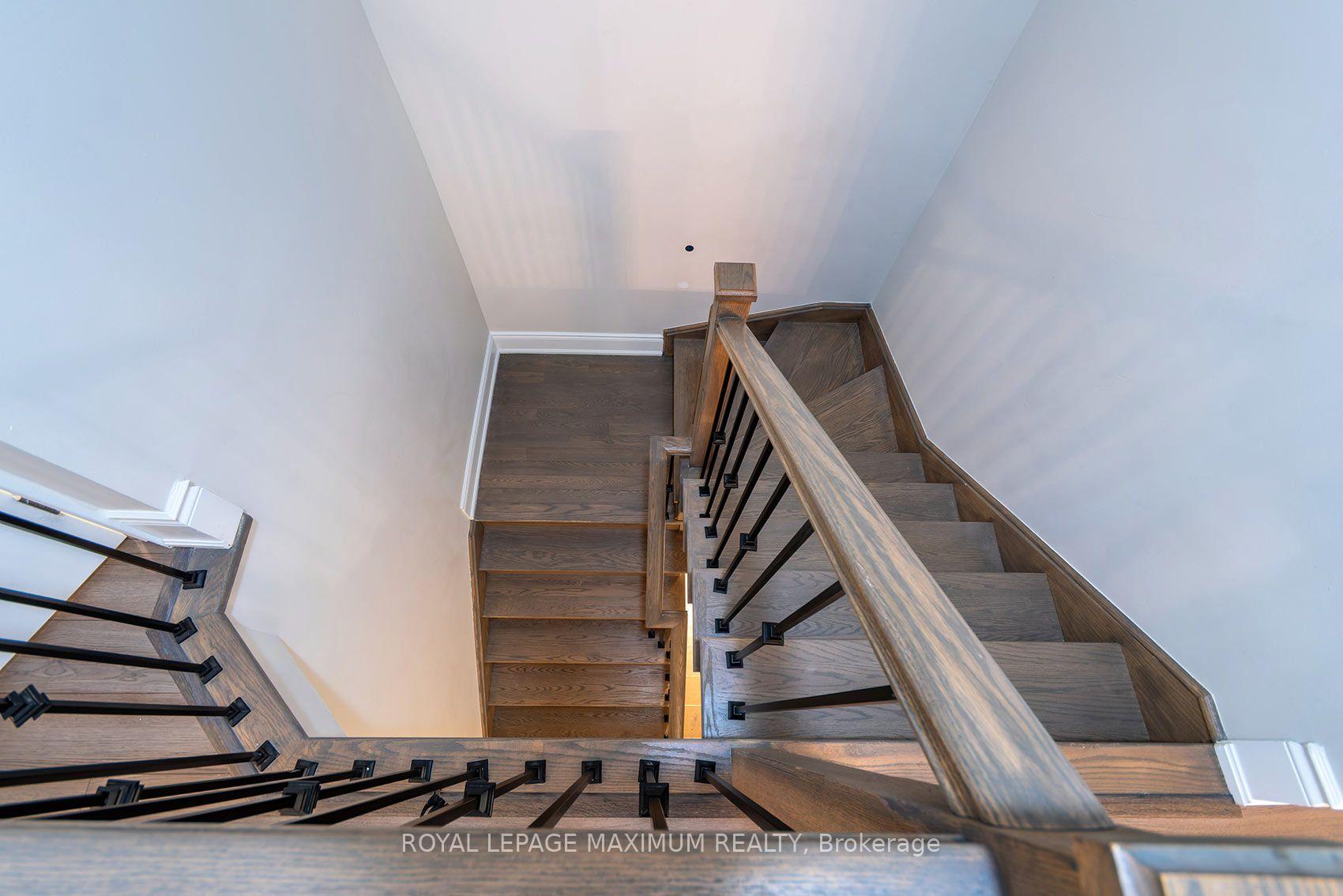 Photo 12 of 17 Brent Crescent, Clarington, Bowmanville — HOMEH