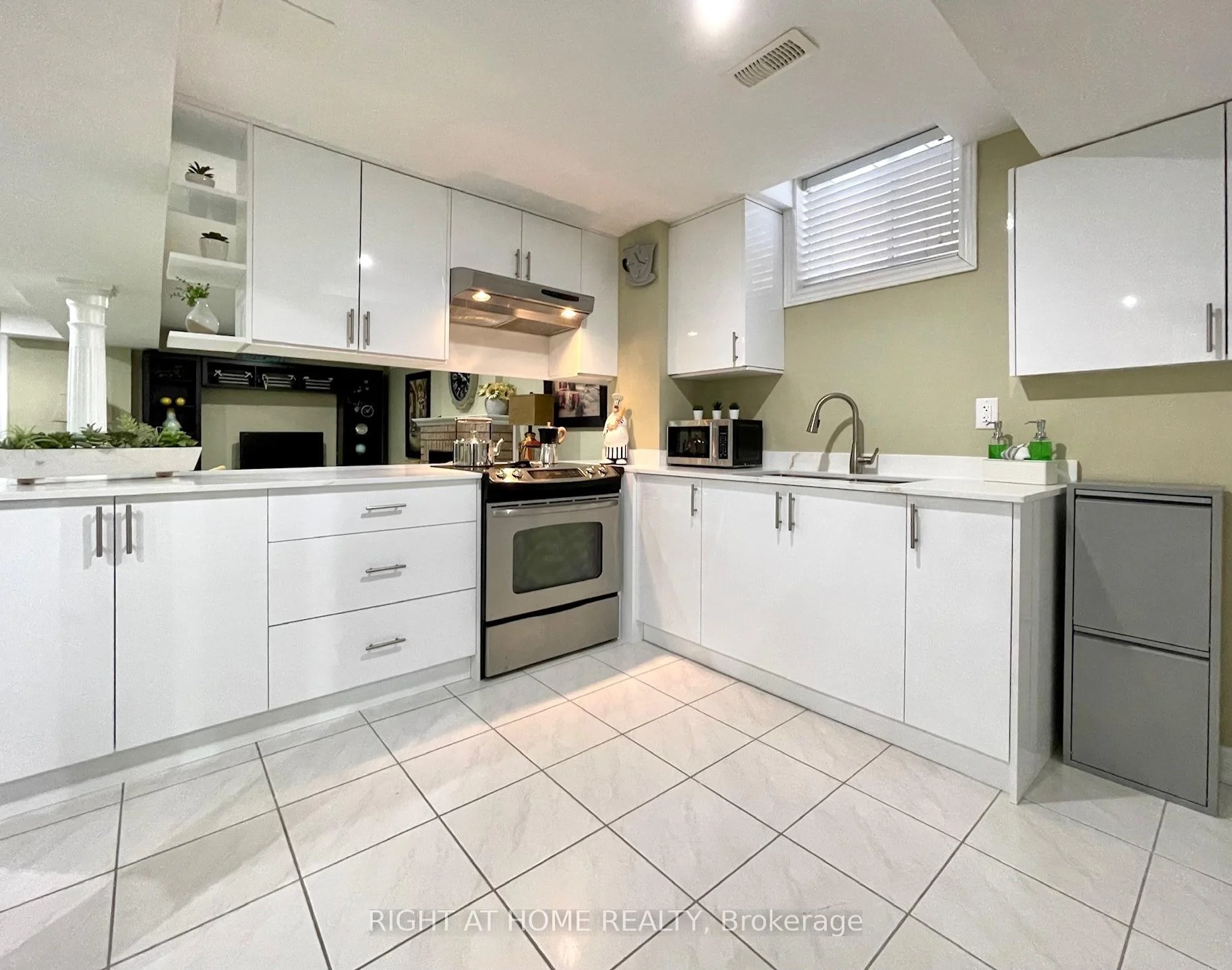 Photo 94 of 70 Bellona Street, Vaughan, West Woodbridge — HOMEH