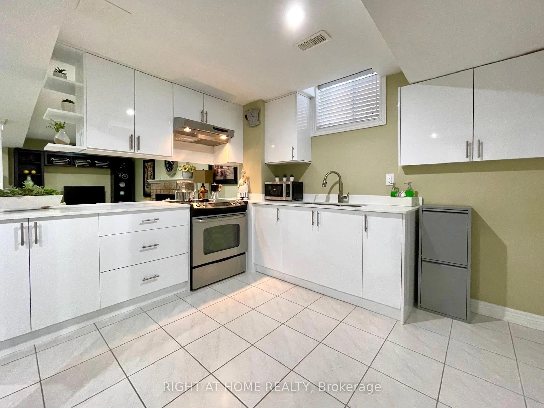 Photo 96 of 70 Bellona Street, Vaughan, West Woodbridge — HOMEH