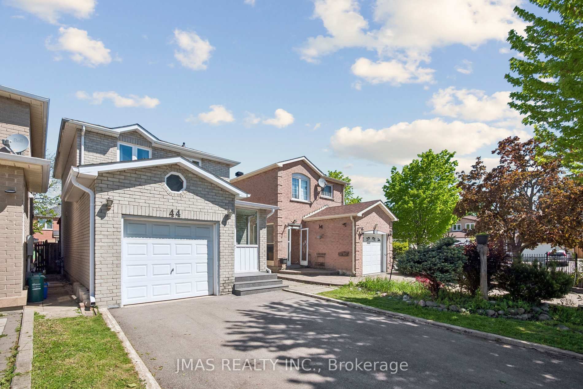 Photo 2 of 44 Ingram Road, Markham, Milliken Mills East — HOMEH