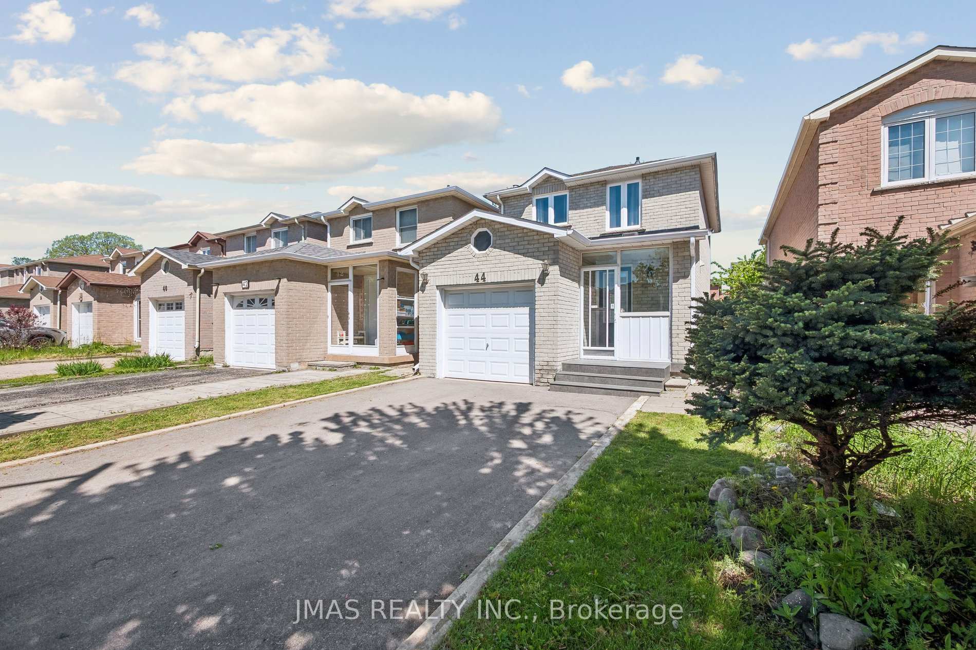 Photo 3 of 44 Ingram Road, Markham, Milliken Mills East — HOMEH