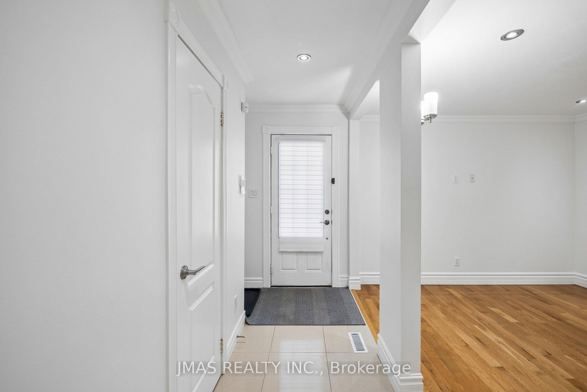 Photo 6 of 44 Ingram Road, Markham, Milliken Mills East — HOMEH