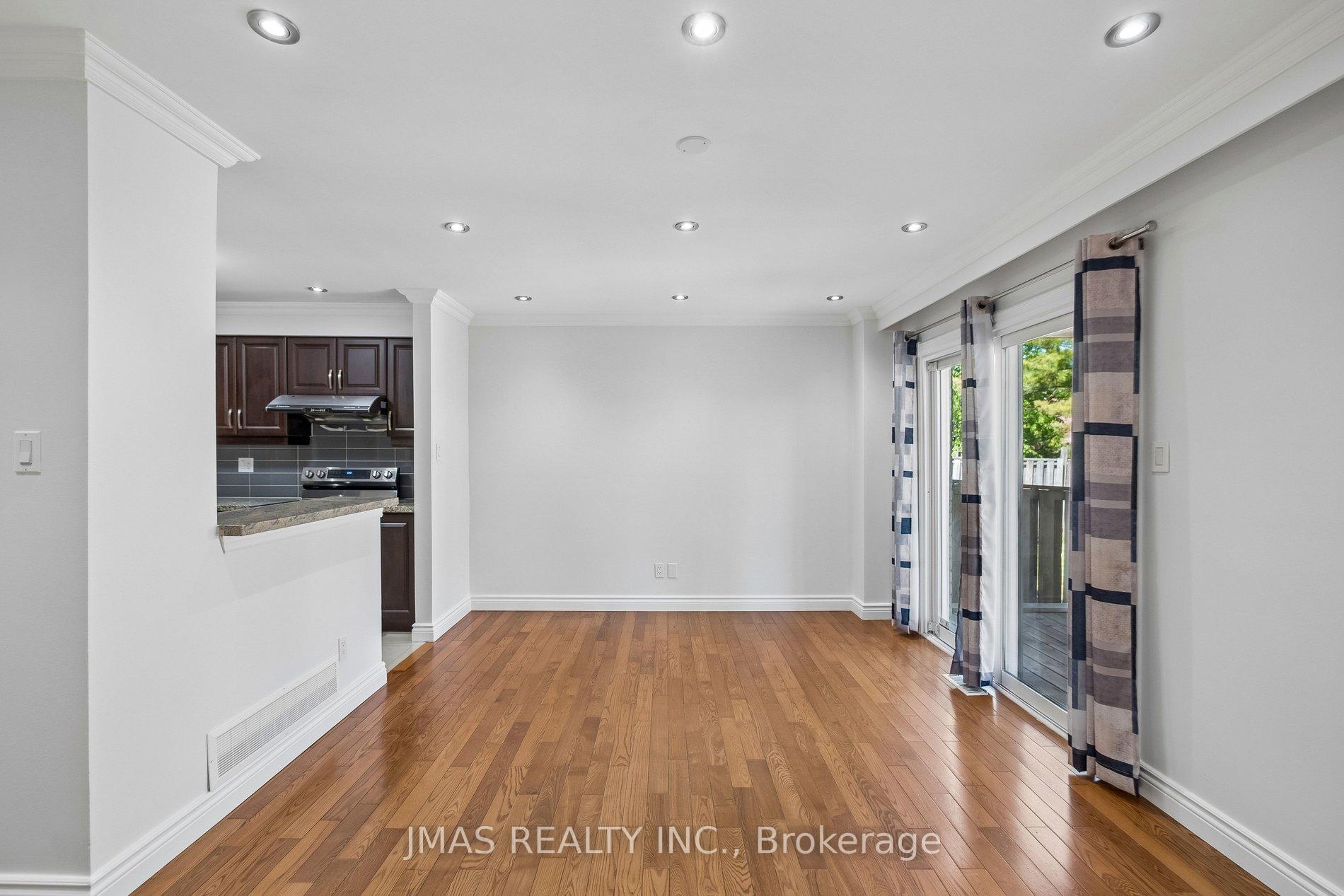 Photo 11 of 44 Ingram Road, Markham, Milliken Mills East — HOMEH