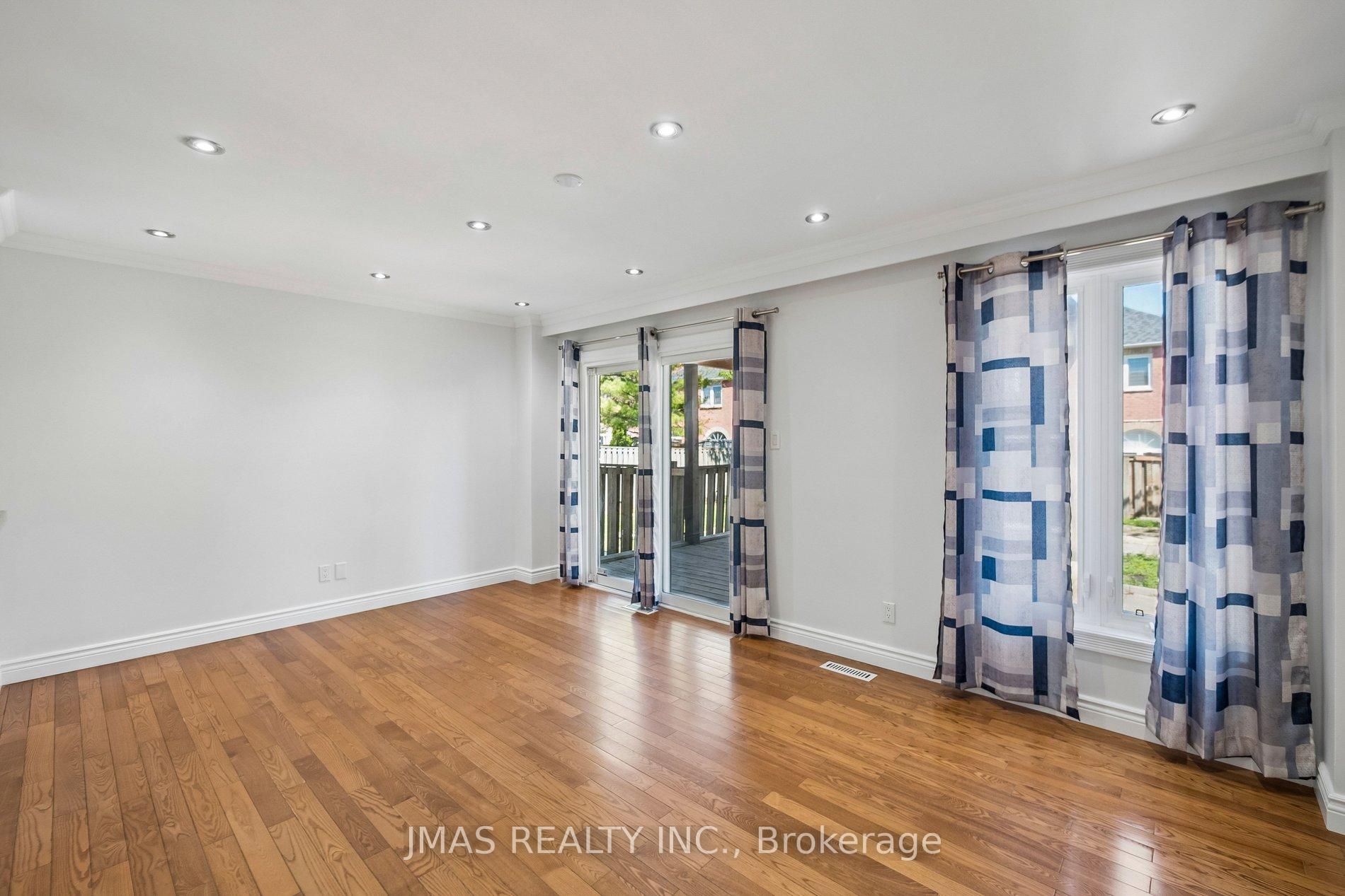 Photo 12 of 44 Ingram Road, Markham, Milliken Mills East — HOMEH