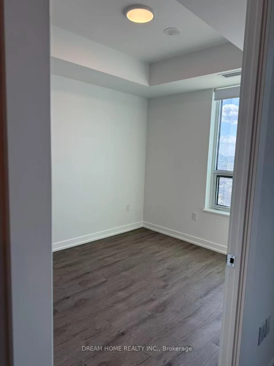 Photo 11 of 21 Meadowdale Road, Vaughan, Concord — HOMEH