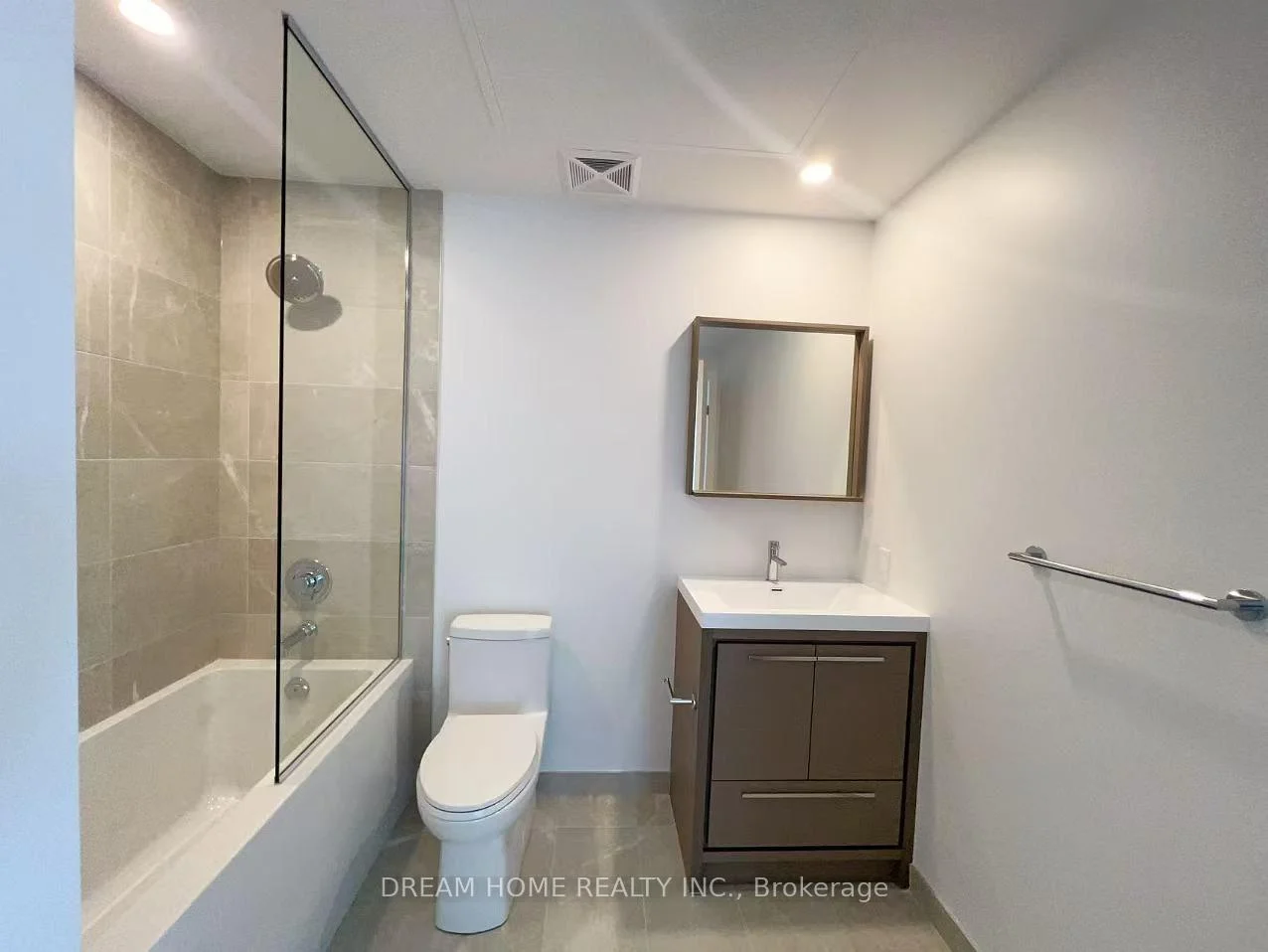 Photo 16 of 21 Meadowdale Road, Vaughan, Concord — HOMEH