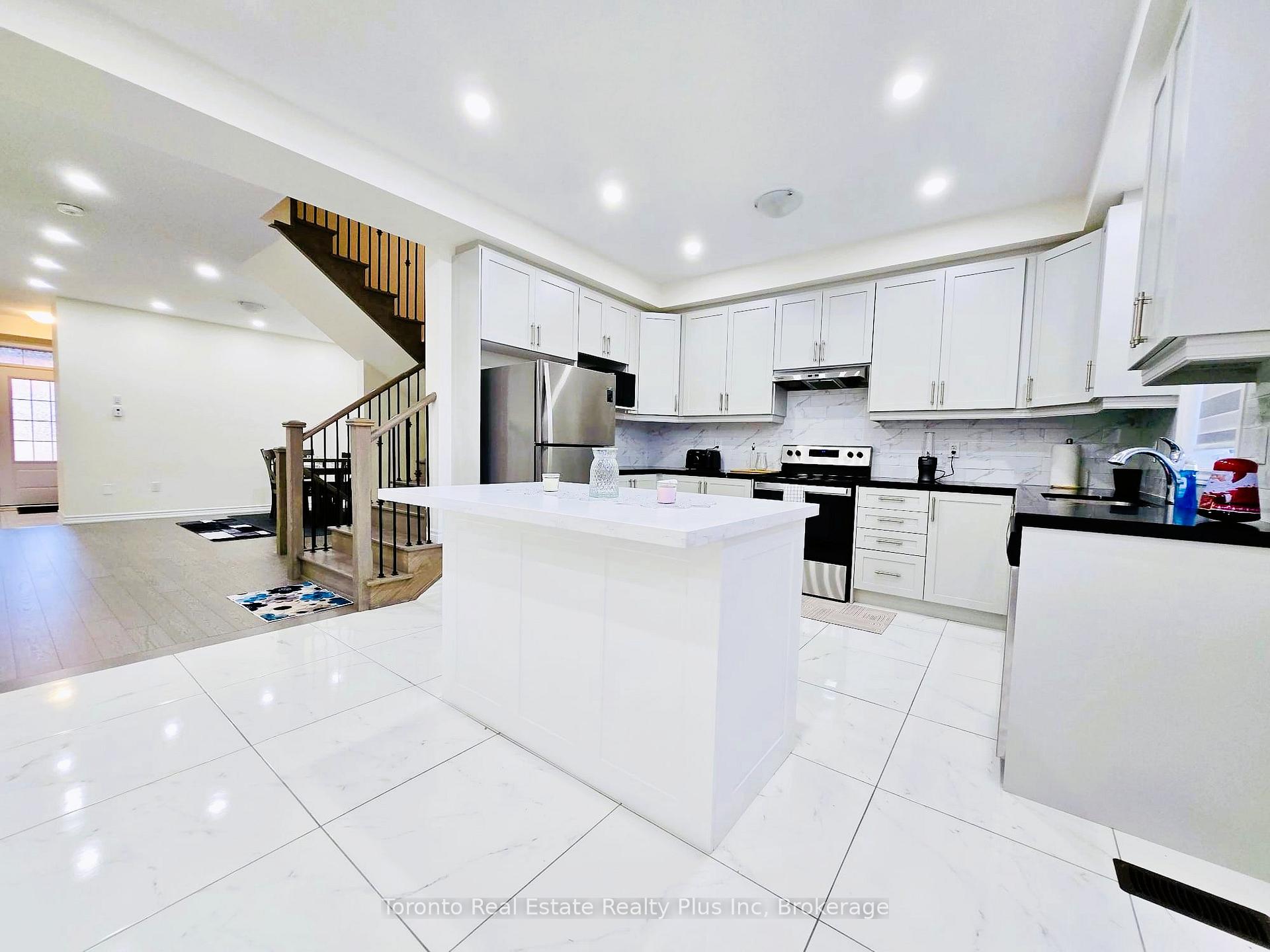 Photo 9 of 4 Bruce Welch Avenue, Georgina, Keswick South — HOMEH