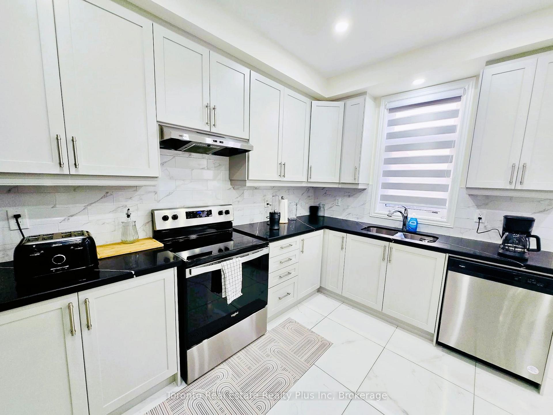 Photo 10 of 4 Bruce Welch Avenue, Georgina, Keswick South — HOMEH