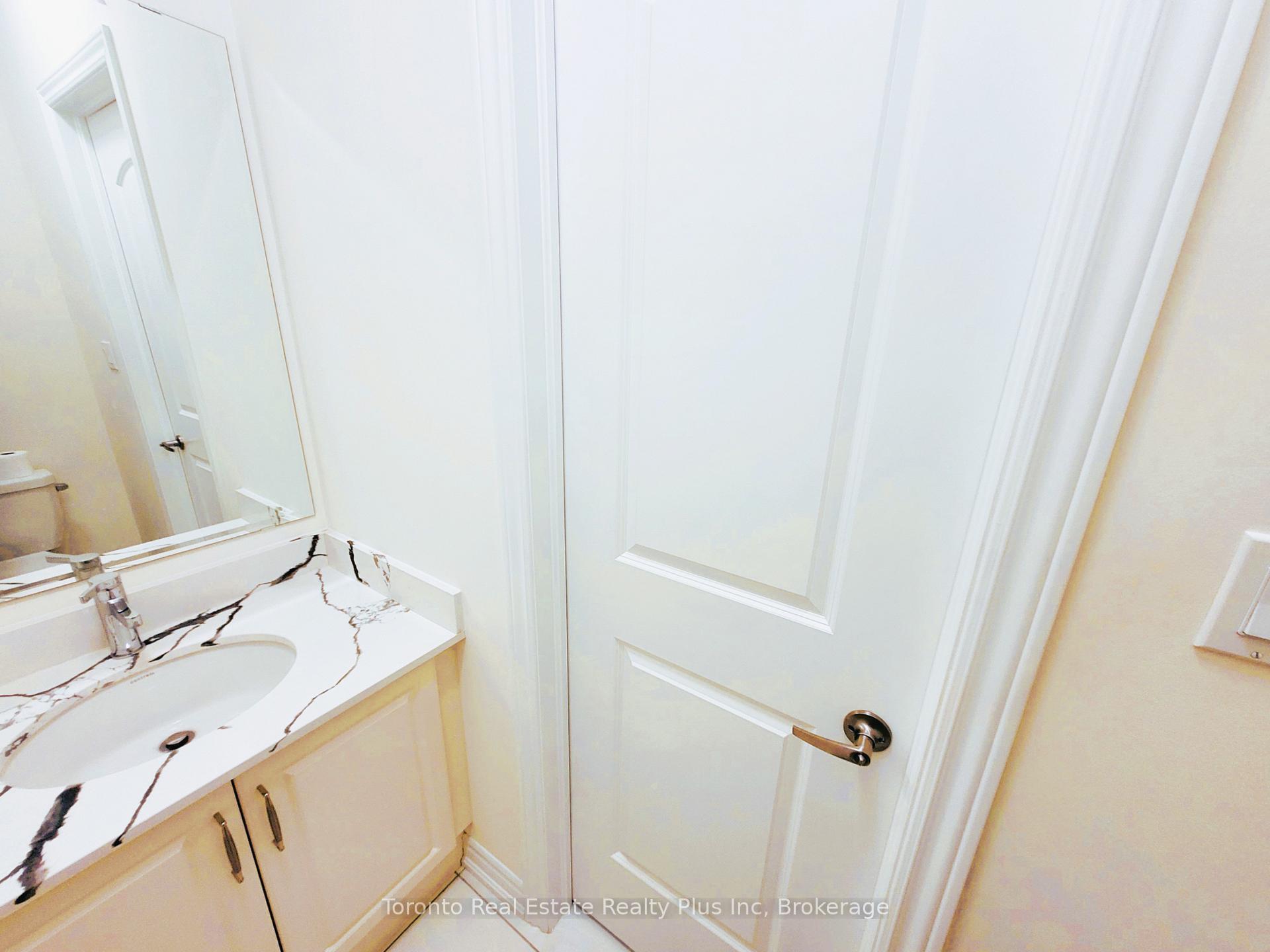 Photo 12 of 4 Bruce Welch Avenue, Georgina, Keswick South — HOMEH