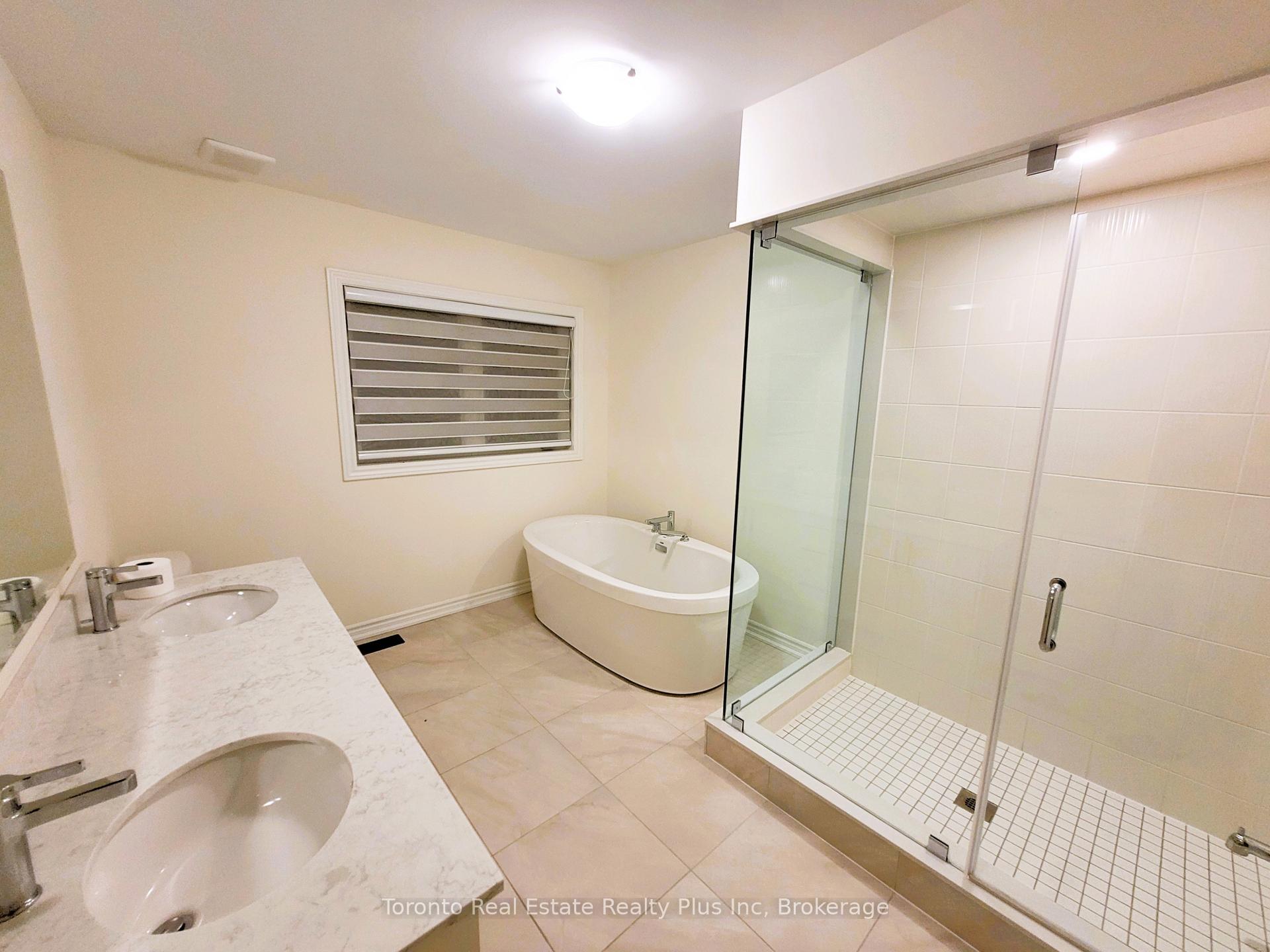 Photo 18 of 4 Bruce Welch Avenue, Georgina, Keswick South — HOMEH