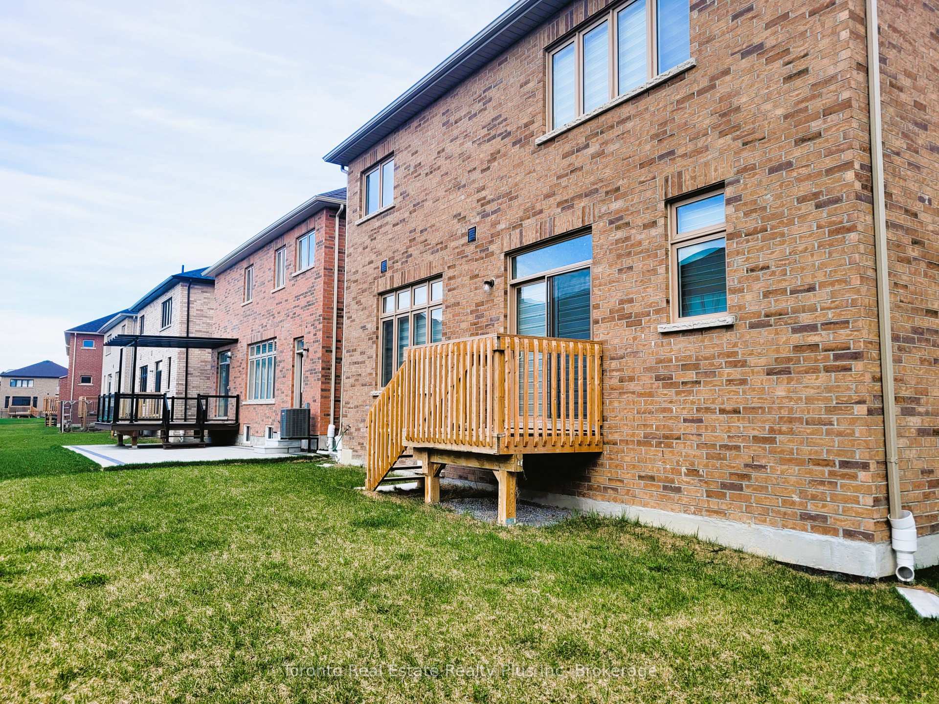 Photo 28 of 4 Bruce Welch Avenue, Georgina, Keswick South — HOMEH
