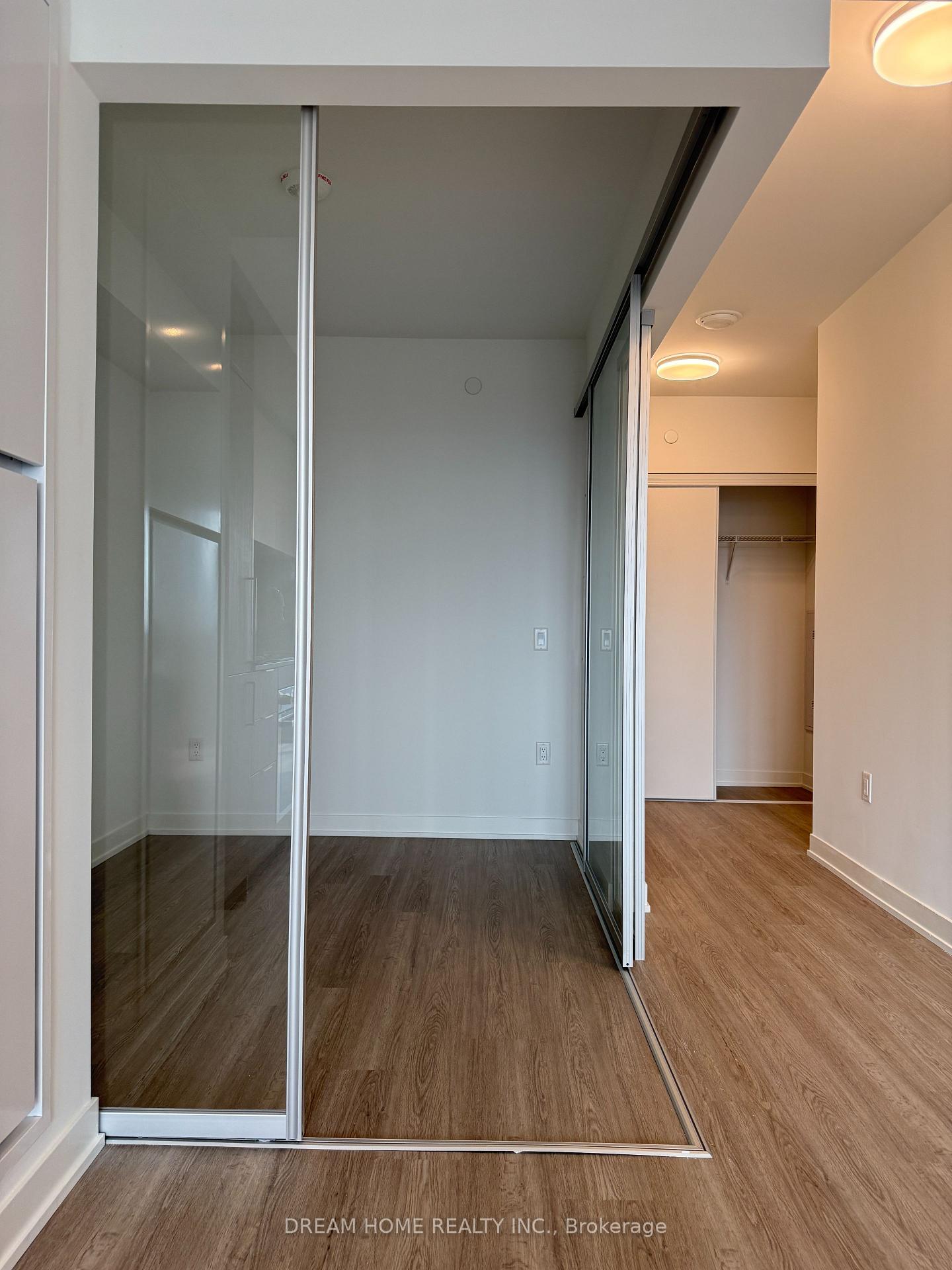 Photo 12 of Unit 1906, 15 David Salomon Drive, Toronto, Flemingdon Park — HOMEH